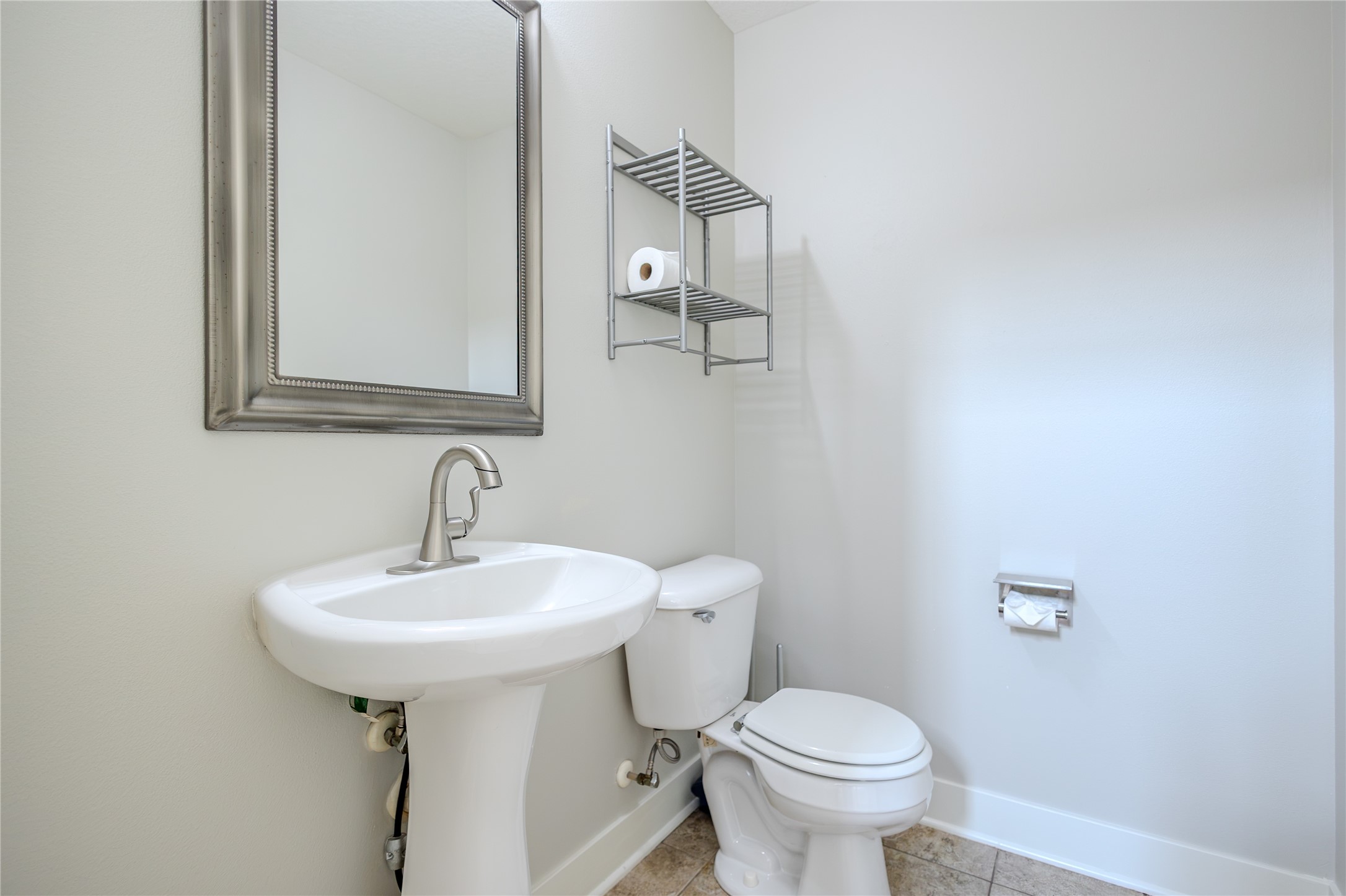 3600 Se Glenstone Drive 808 Property Photo 13