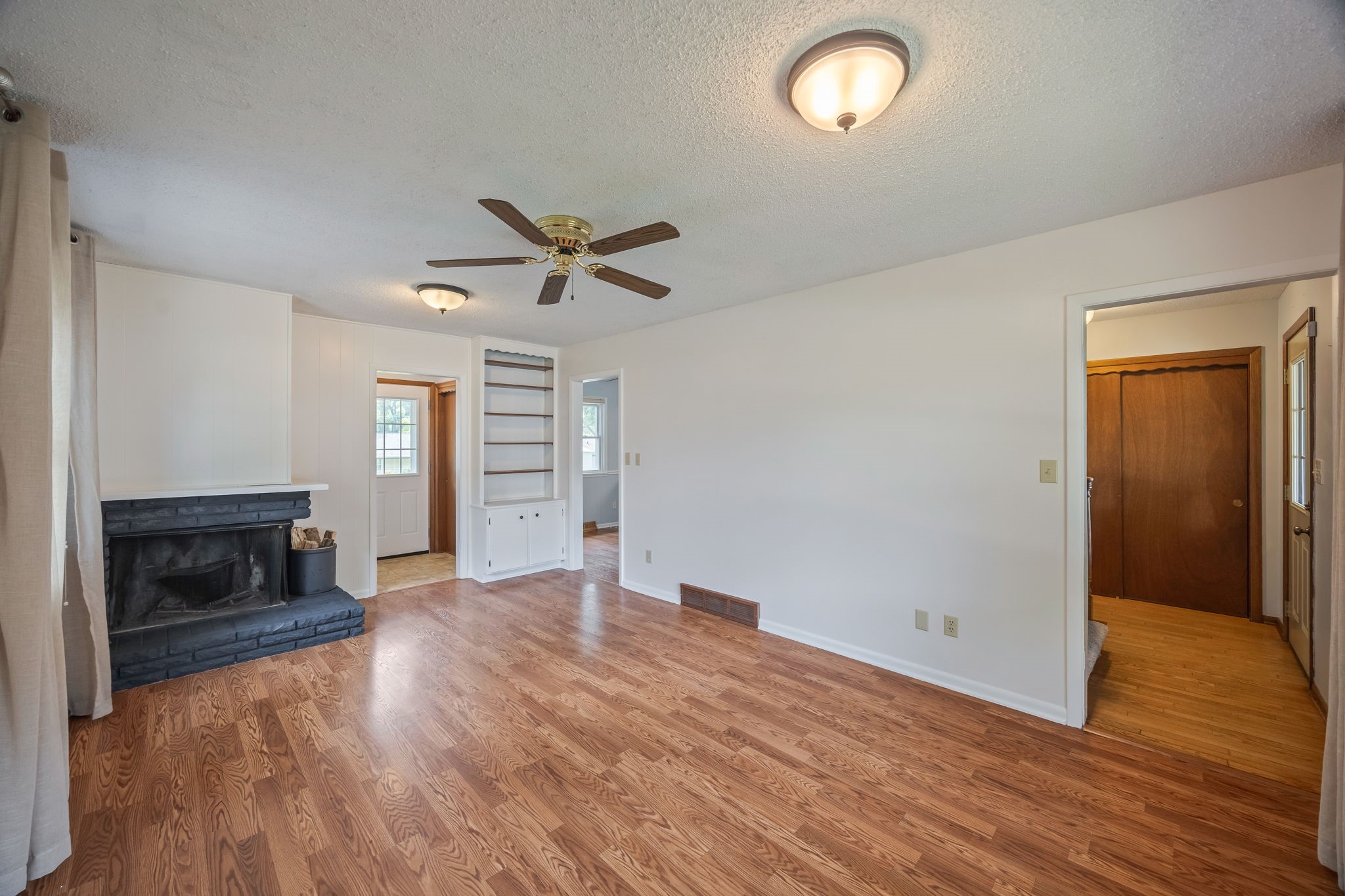 8500 Prairie Avenue Property Photo 5
