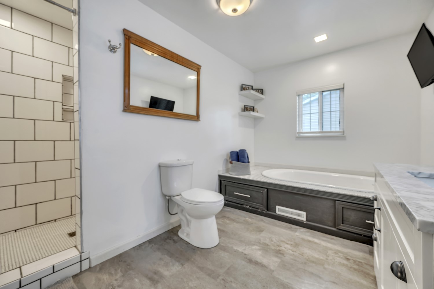497 Rohr Street Property Photo 12