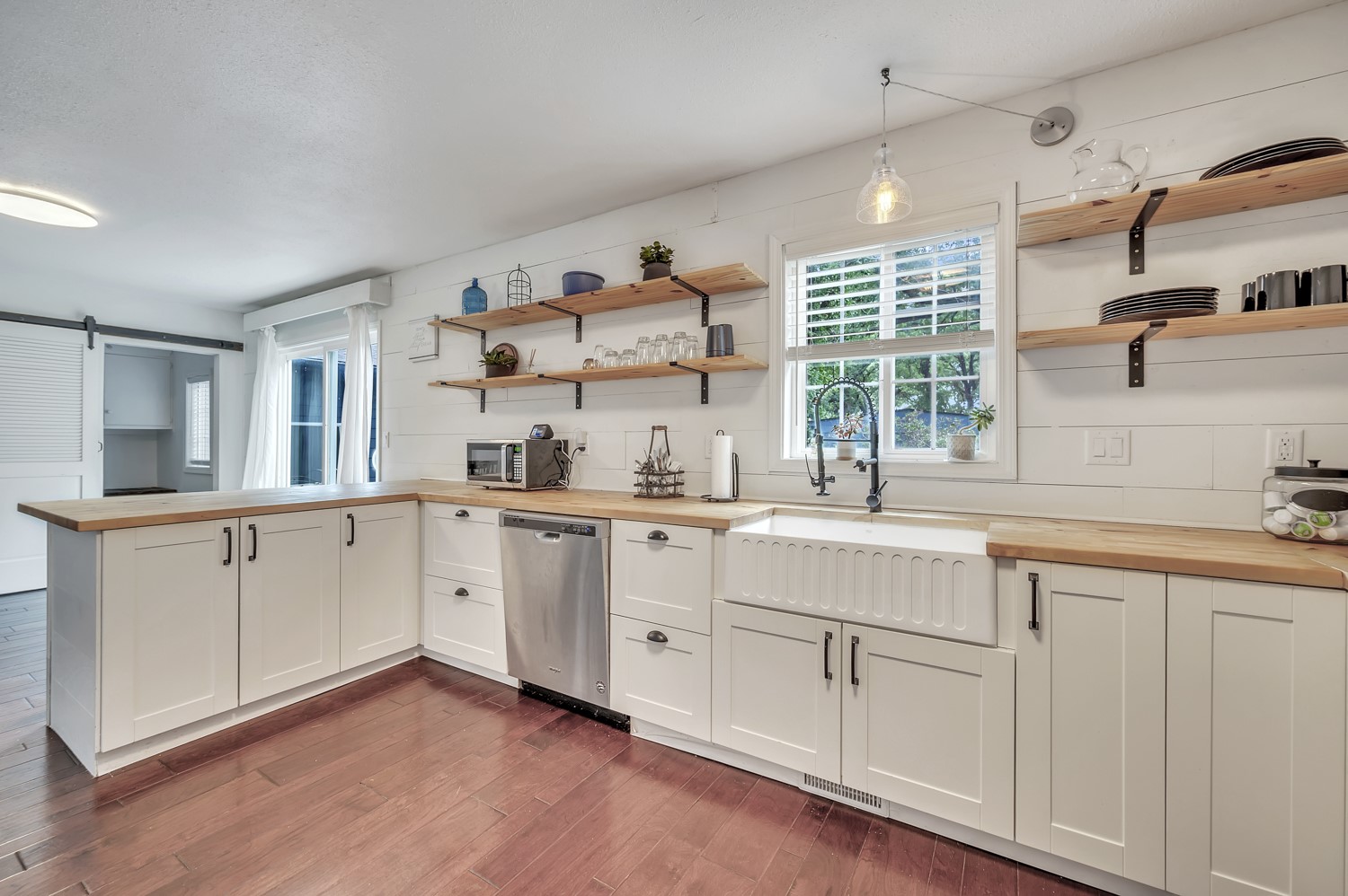 497 Rohr Street Property Photo 14