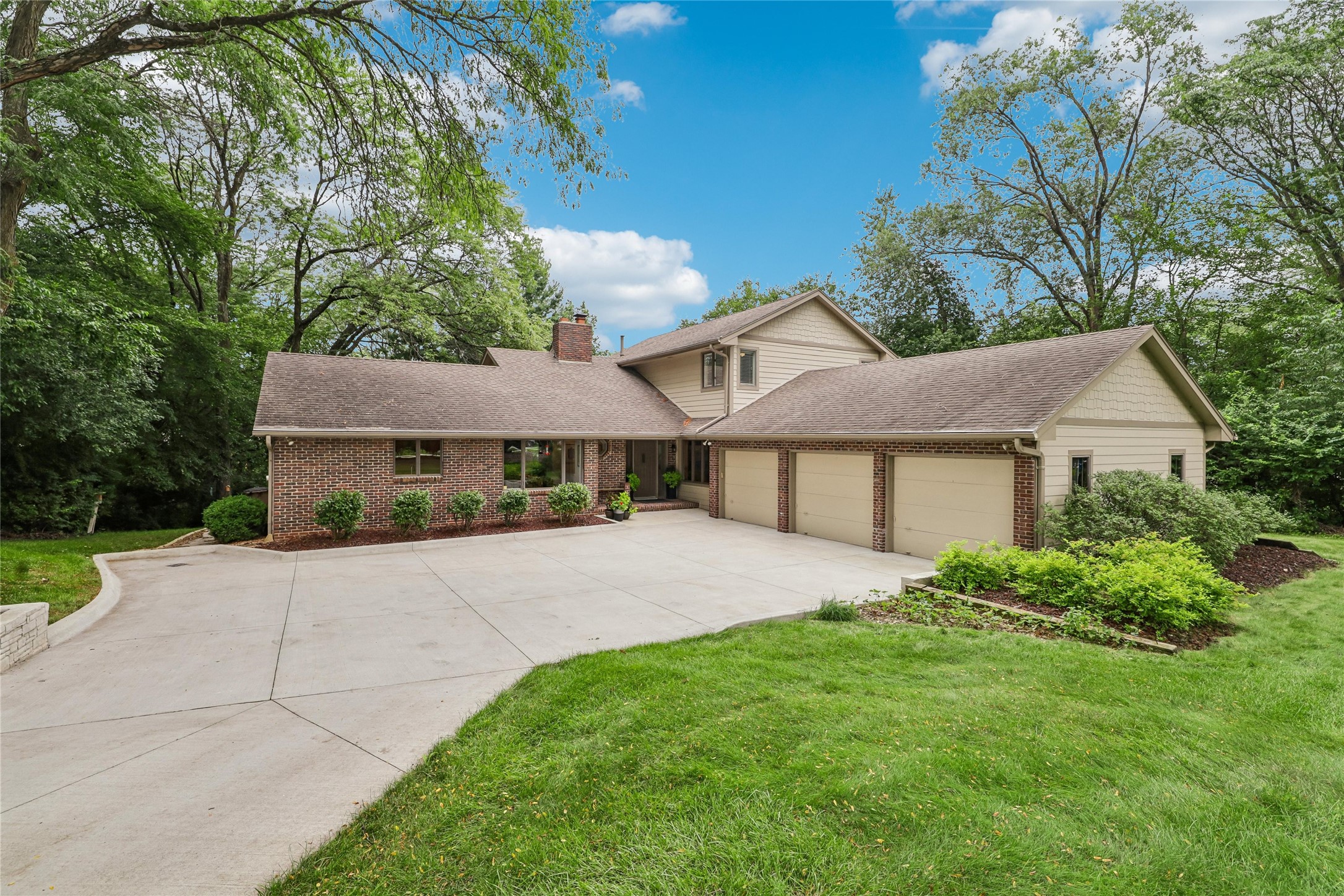 3301 Valley Ridge Court Property Photo 1