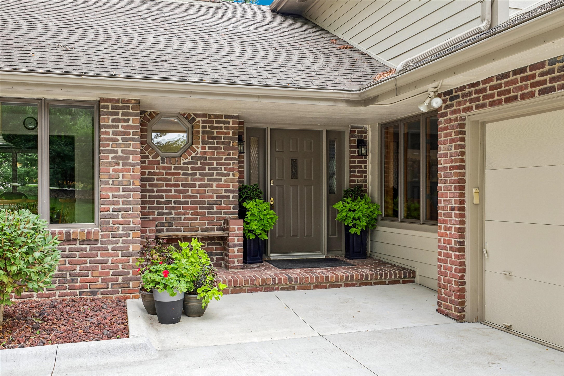 3301 Valley Ridge Court Property Photo 2