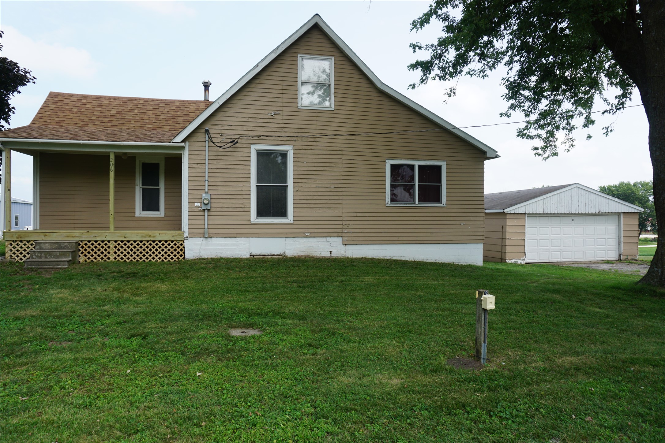 206 W Lincoln Street Property Photo 2