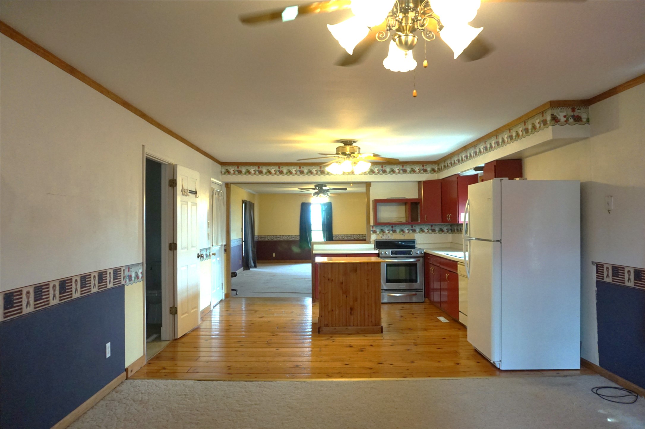 206 W Lincoln Street Property Photo 3