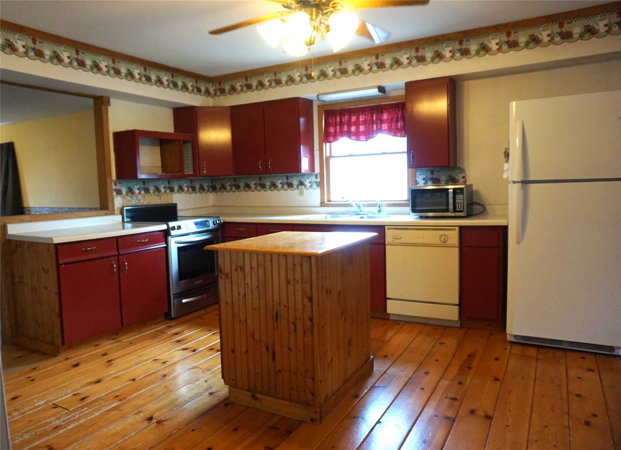 206 W Lincoln Street Property Photo 5
