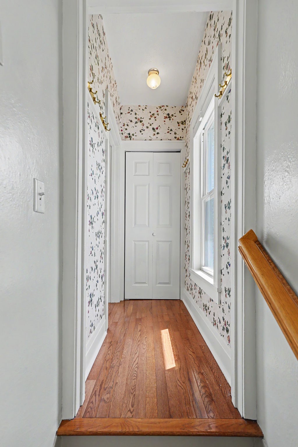 215 W 9th Street S Property Photo 14