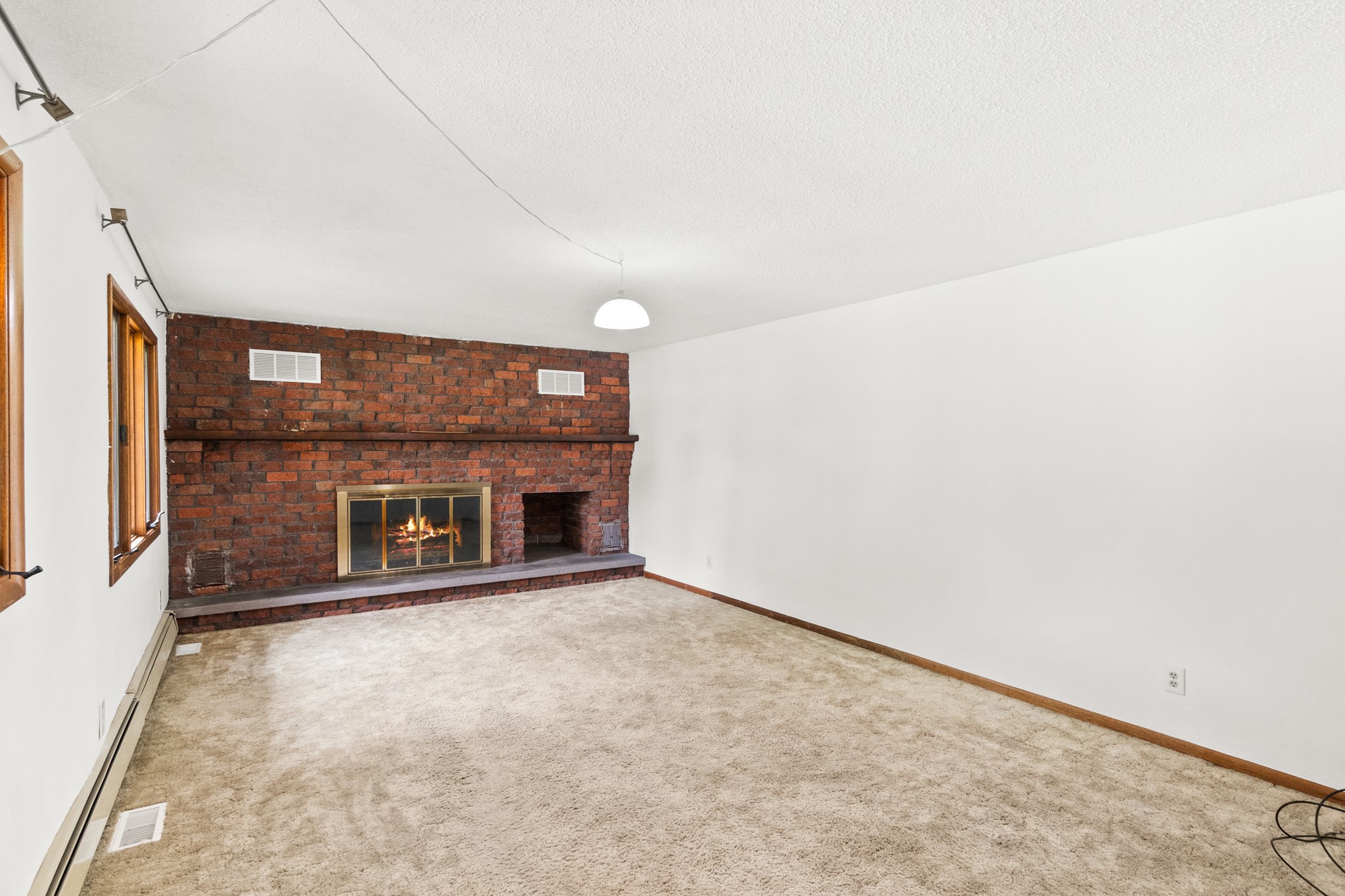 703 Grove Street Property Photo 4