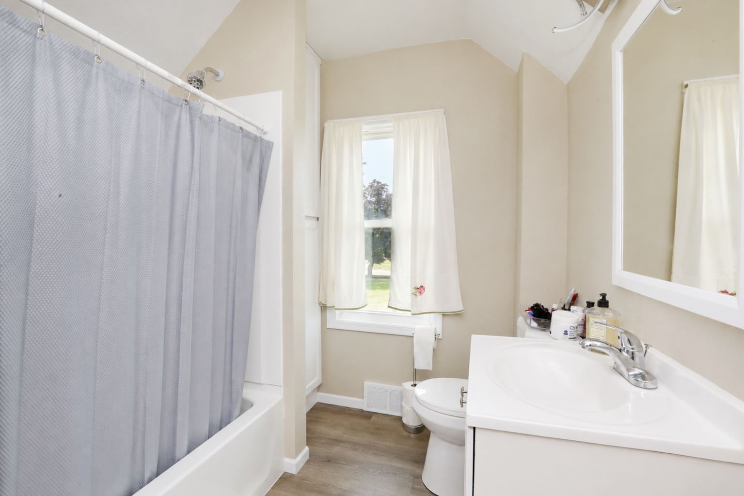 1812 Warford Street Property Photo 11