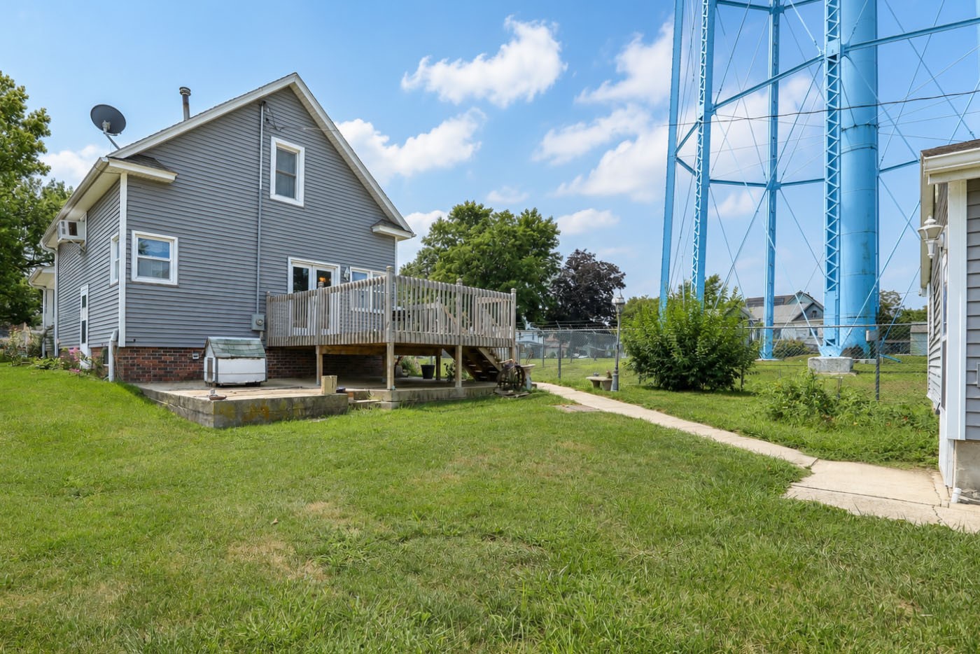 1812 Warford Street Property Photo 15