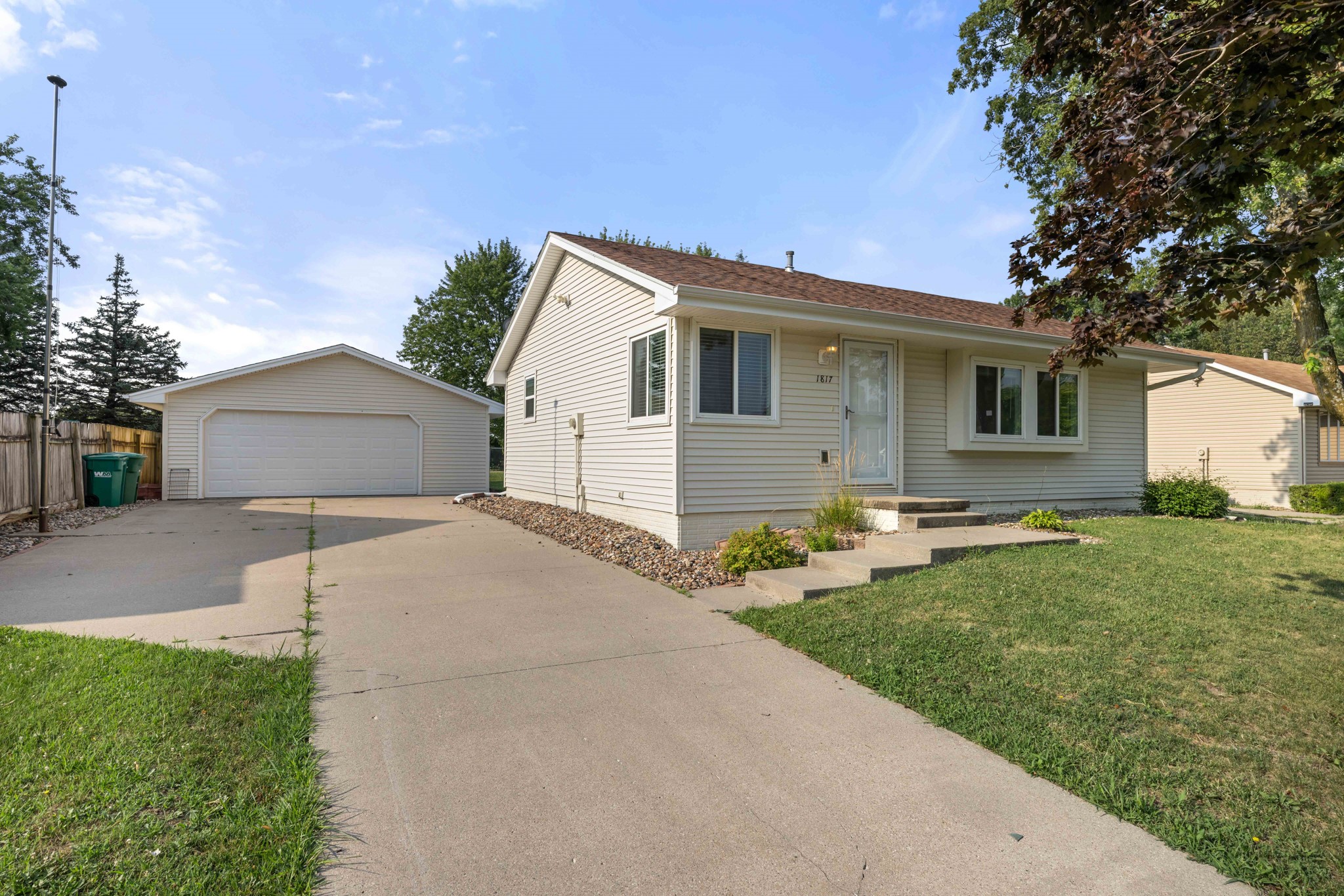 1817 Nw 9th Street Property Photo 3