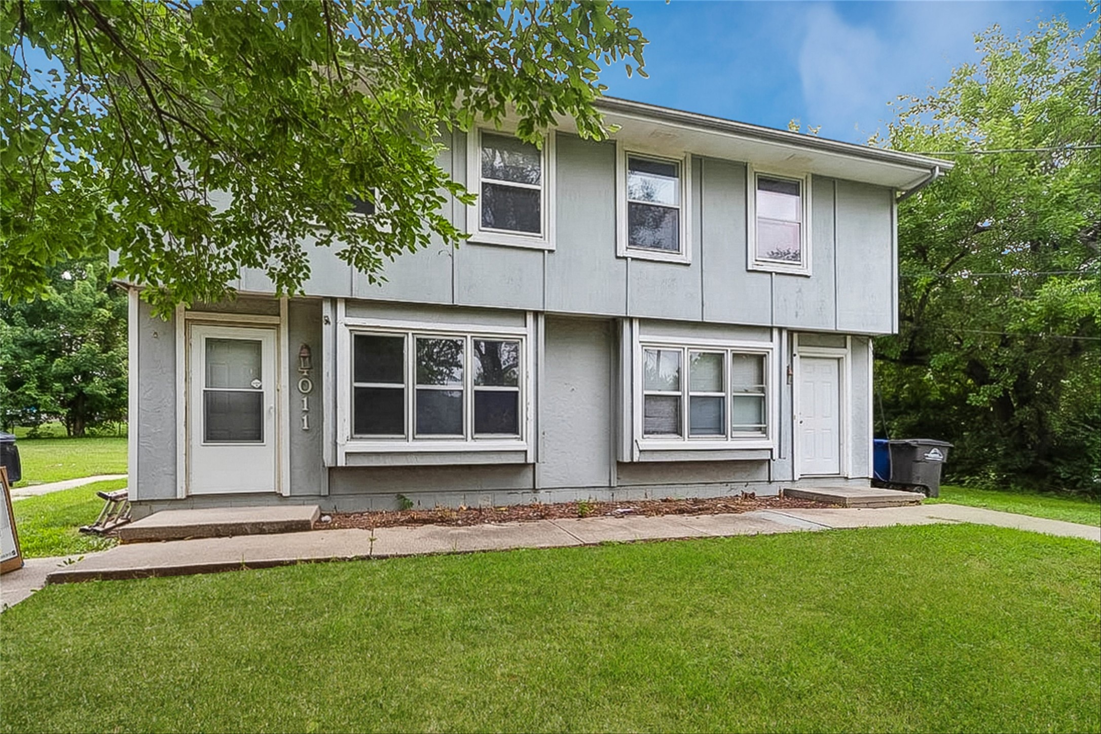 805 E Watrous Avenue Property Photo 1