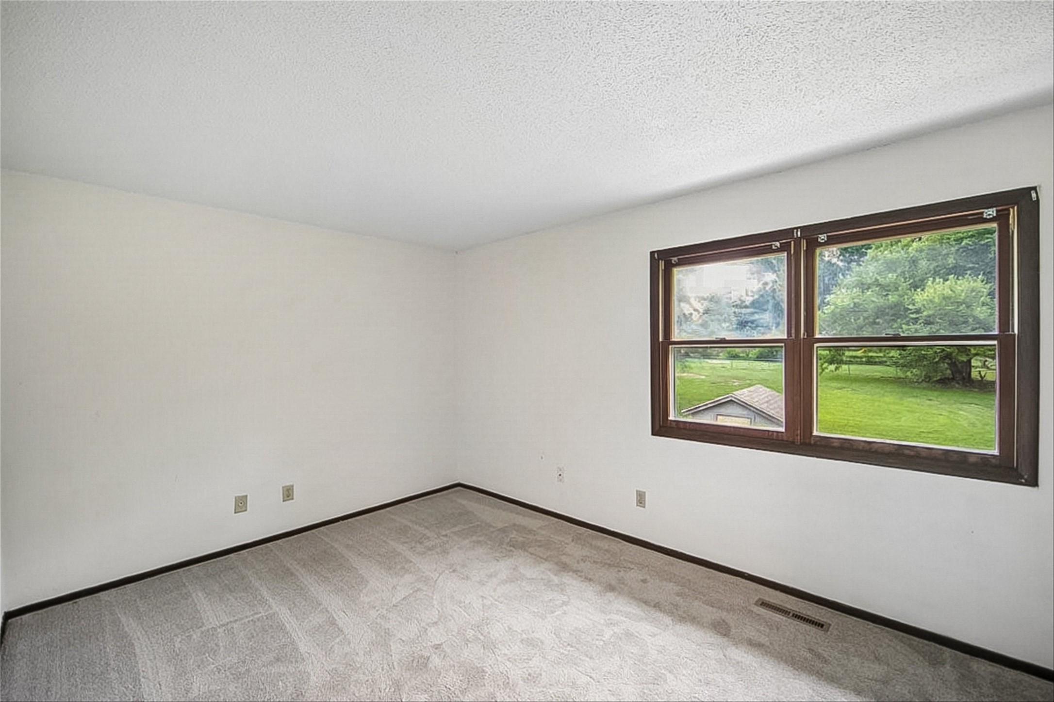805 E Watrous Avenue Property Photo 14