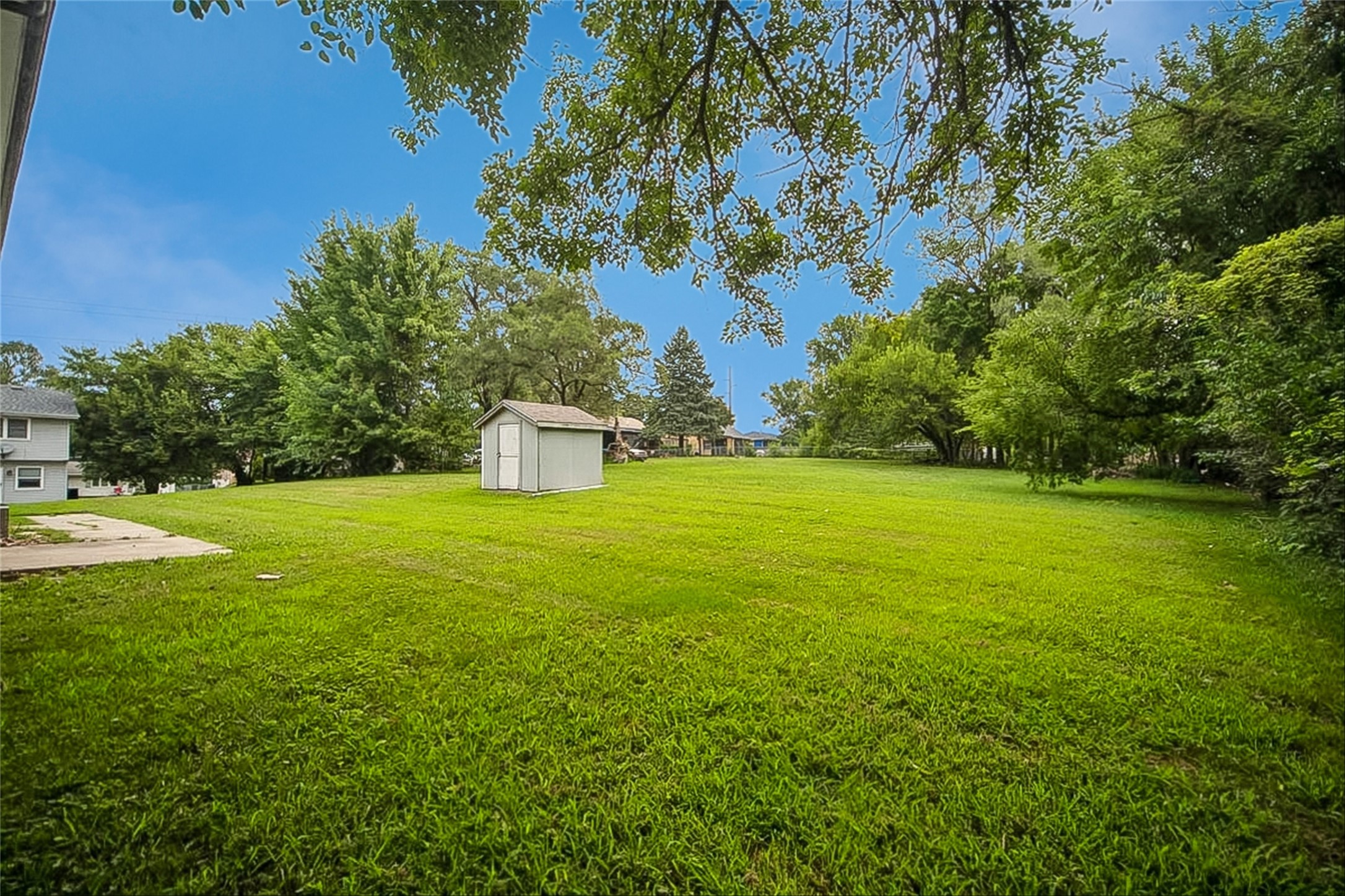 805 E Watrous Avenue Property Photo 18
