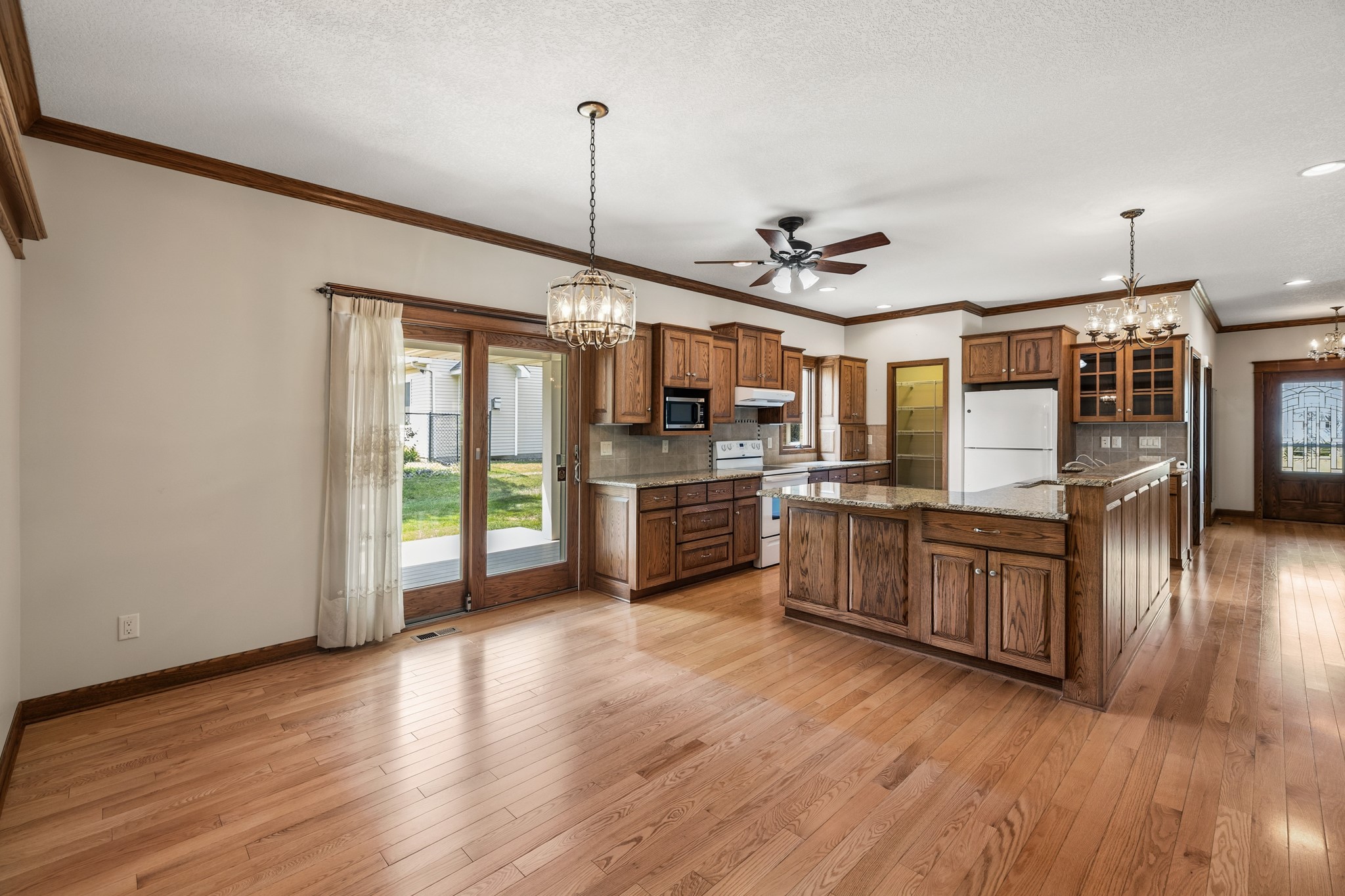 1403 Maple Drive Property Photo 2