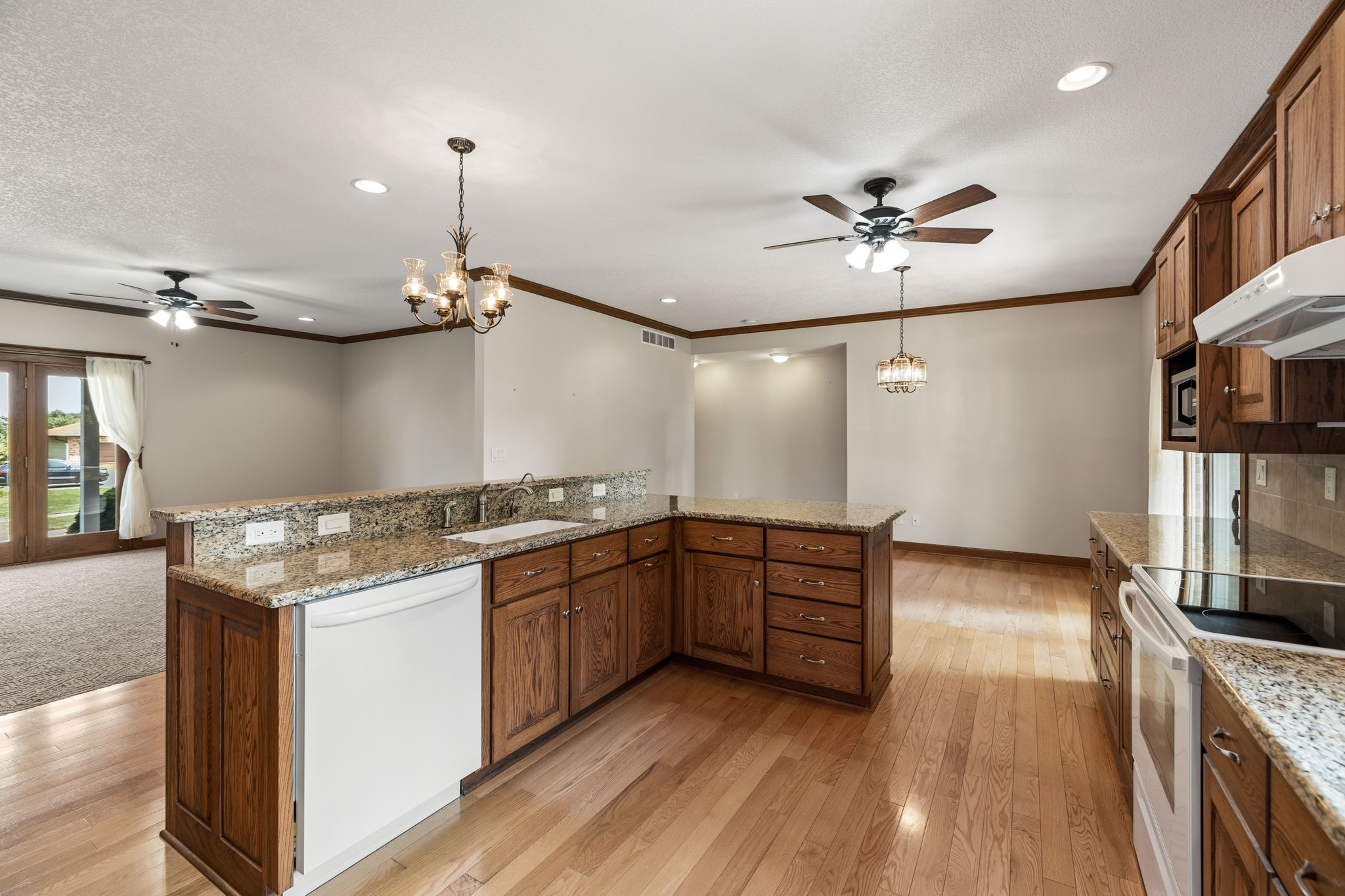 1403 Maple Drive Property Photo 5