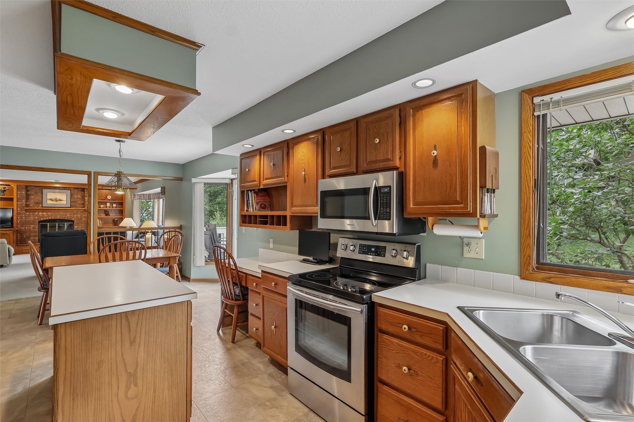 4420 98th Street Property Photo 10