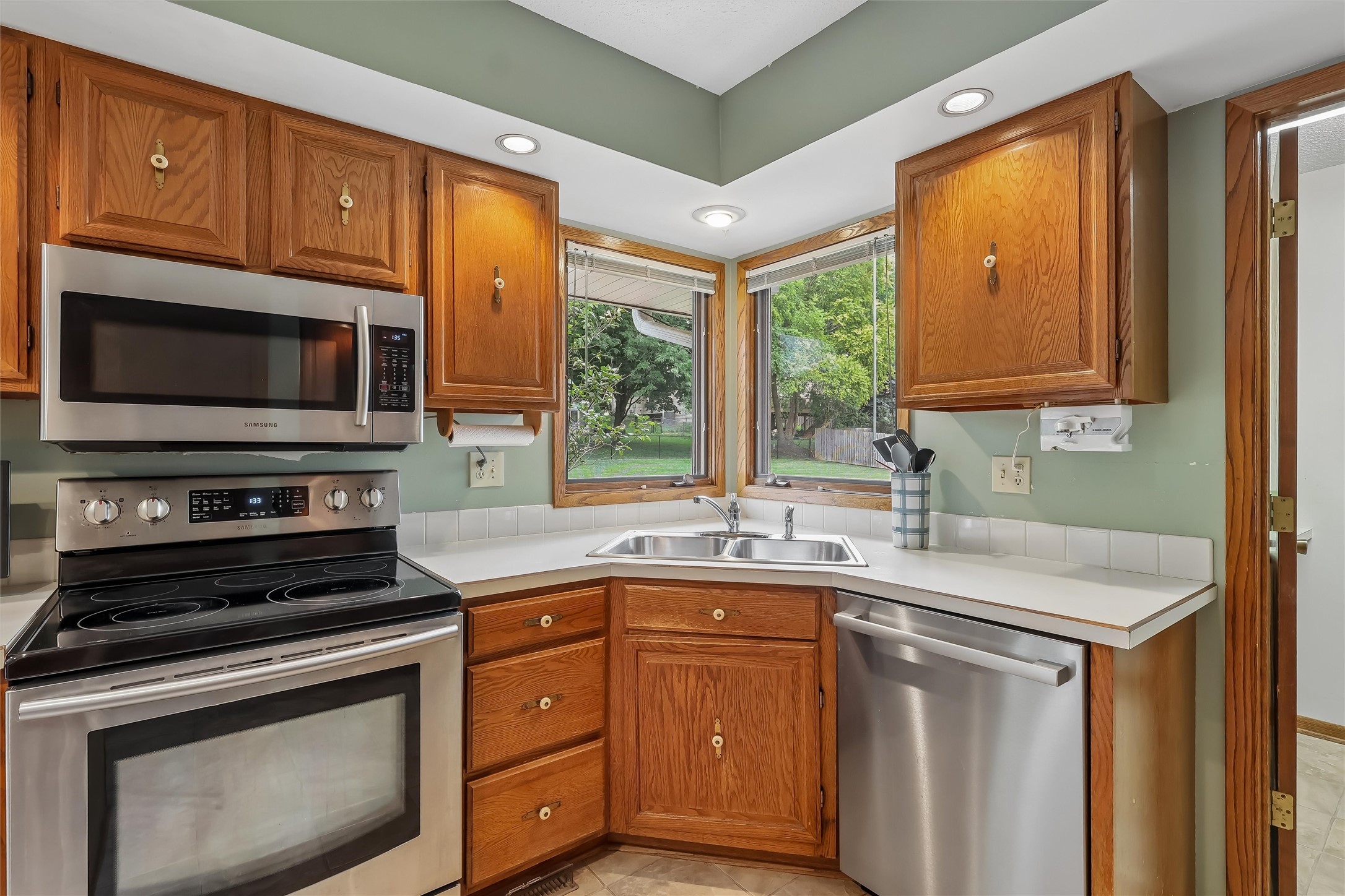 4420 98th Street Property Photo 12