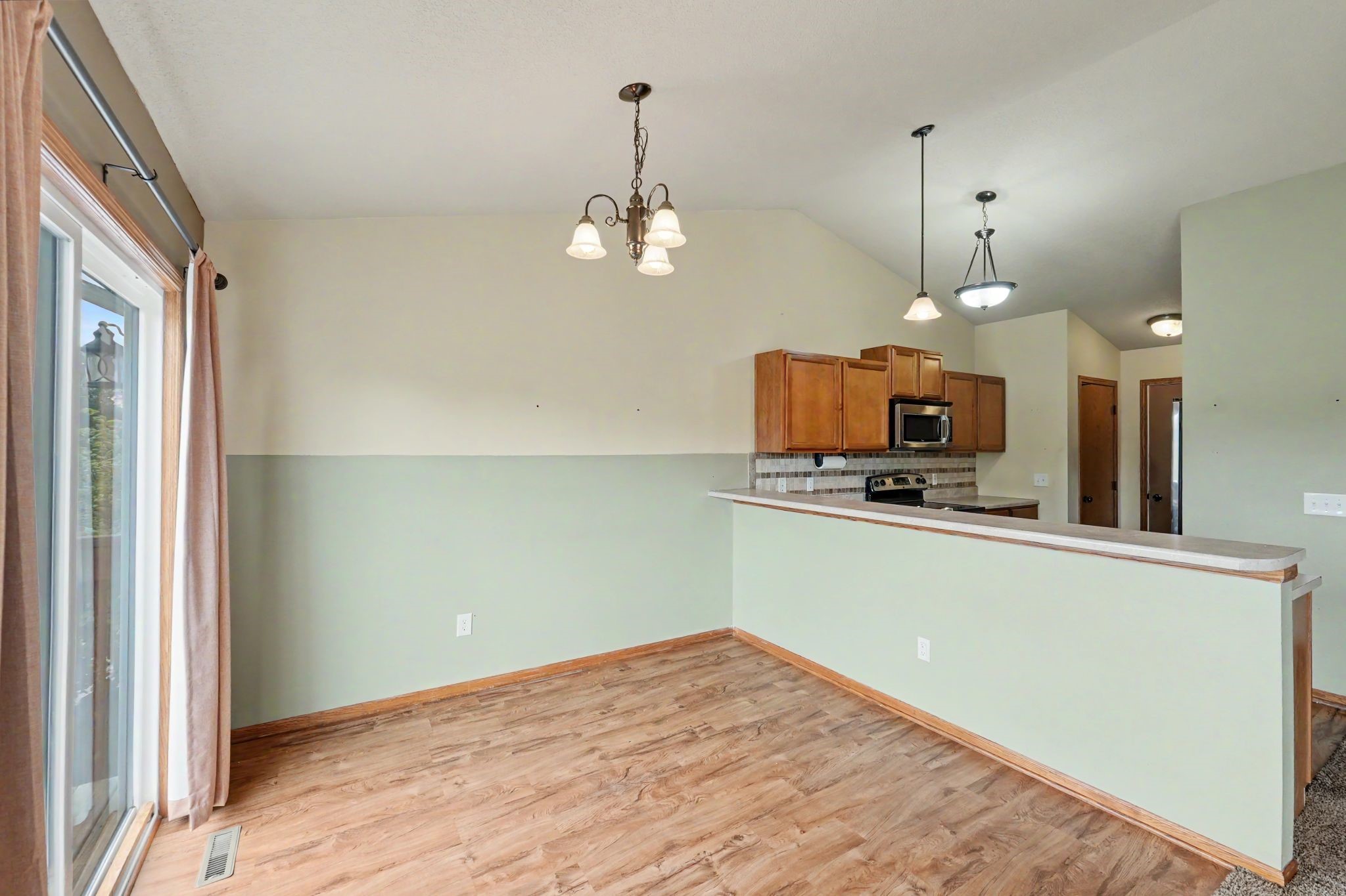 6020 Pine Ridge Street Property Photo 5