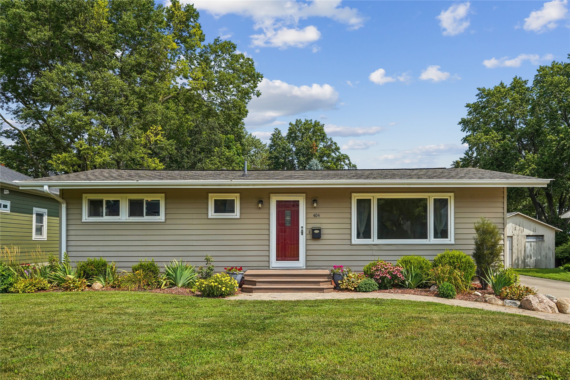 404 Columbus Street Property Photo 1