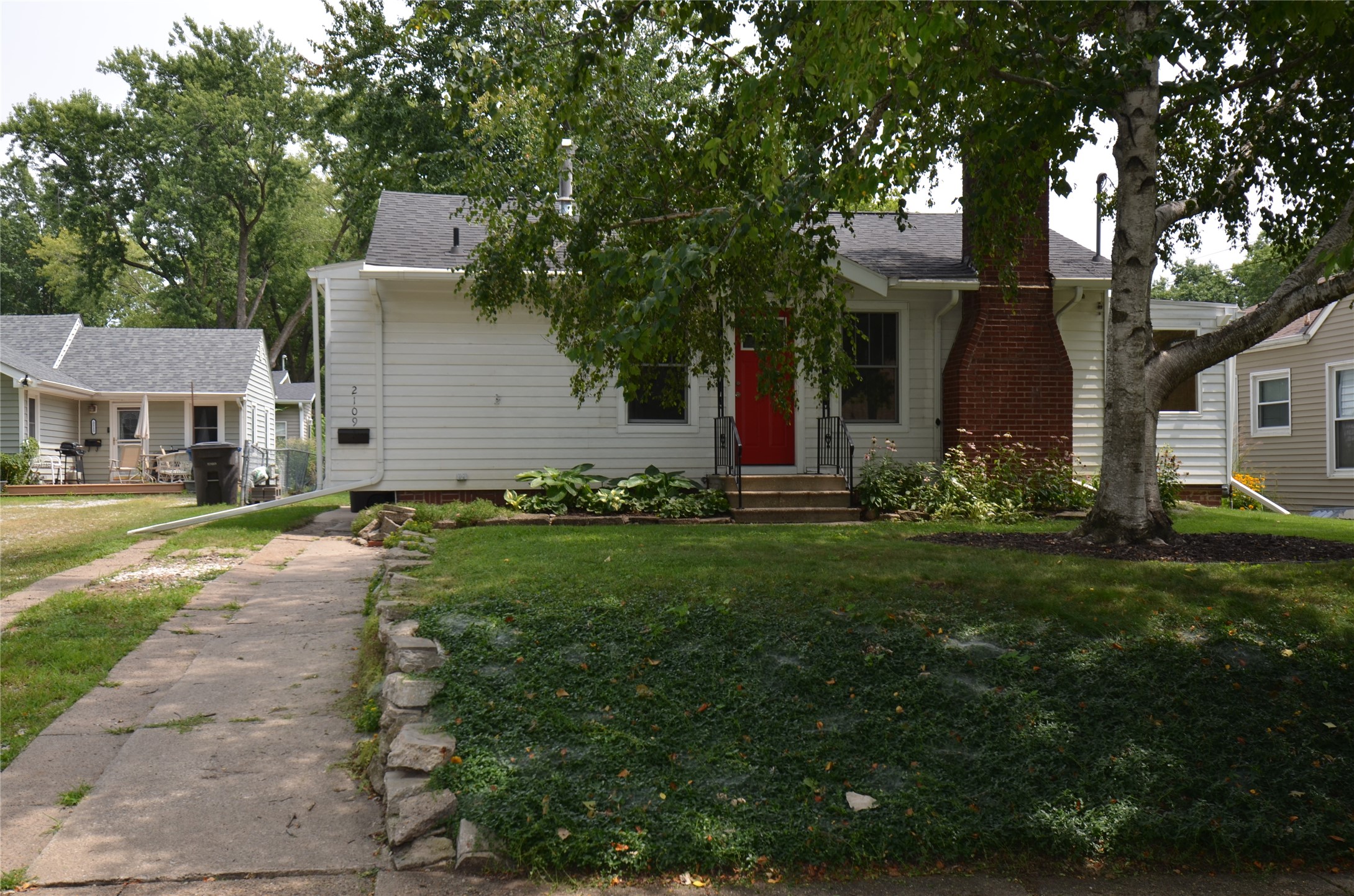 2109 40th Street Property Photo 2