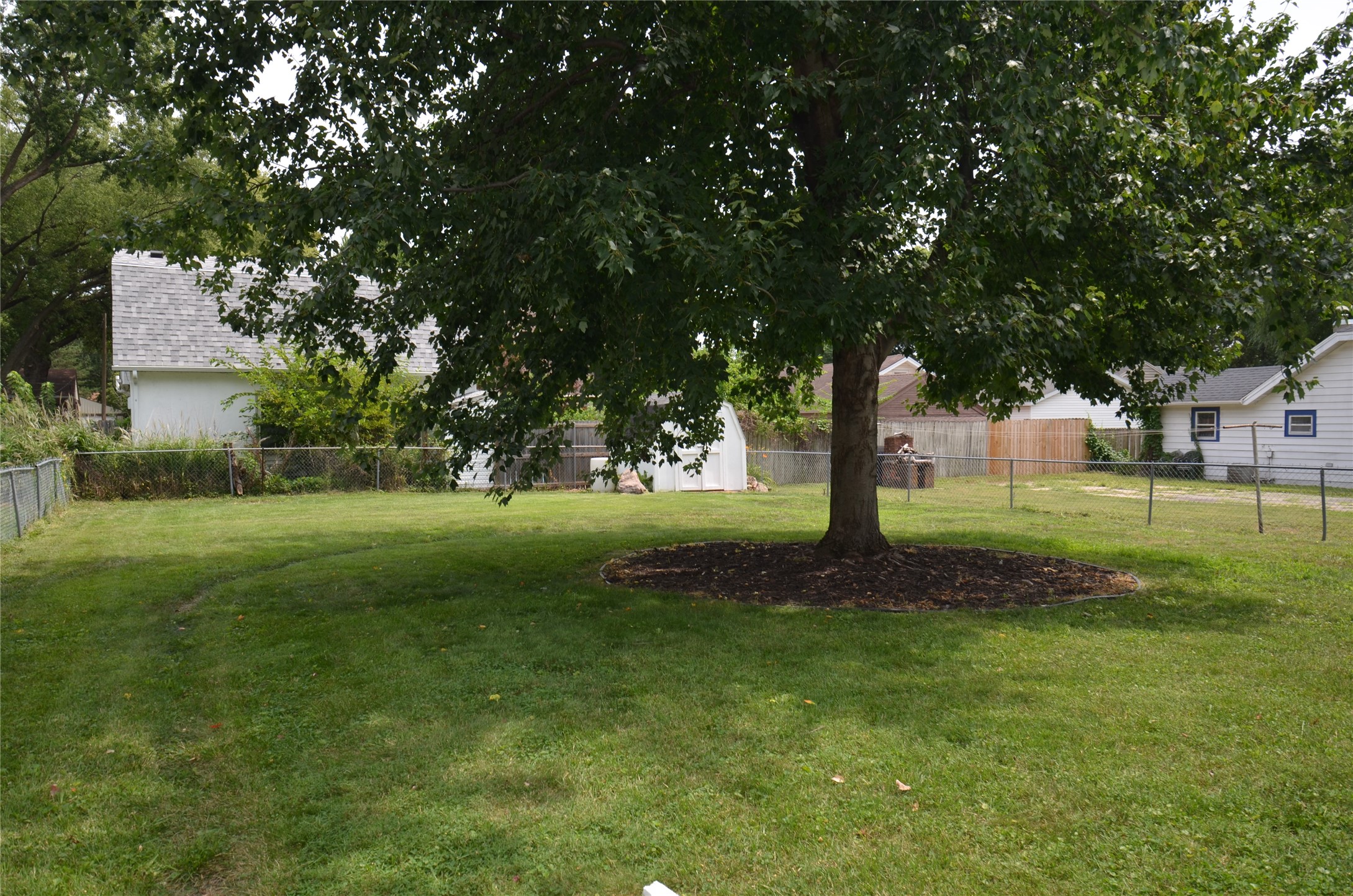 2109 40th Street Property Photo 3