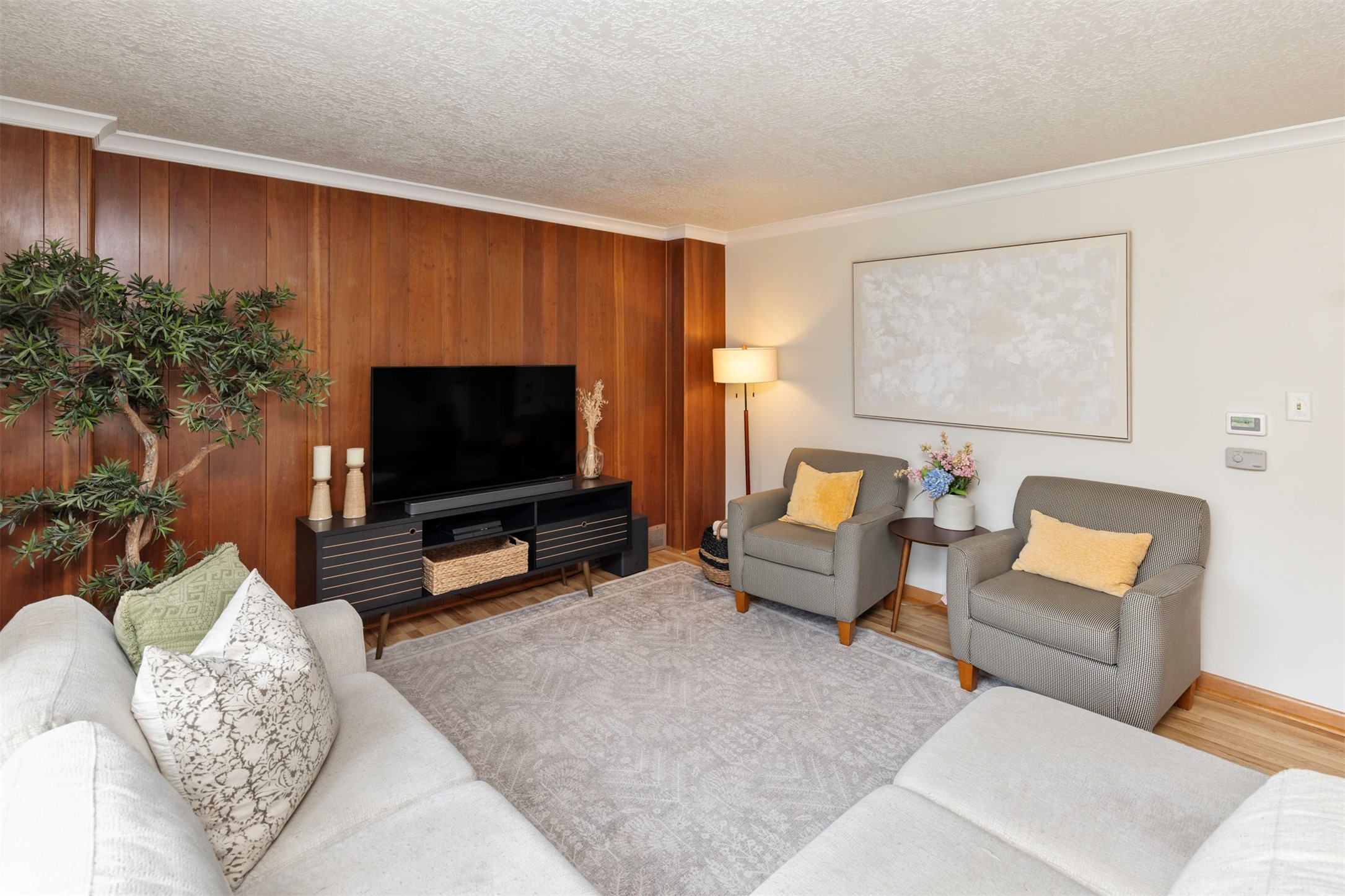2504 48th Place Property Photo 8