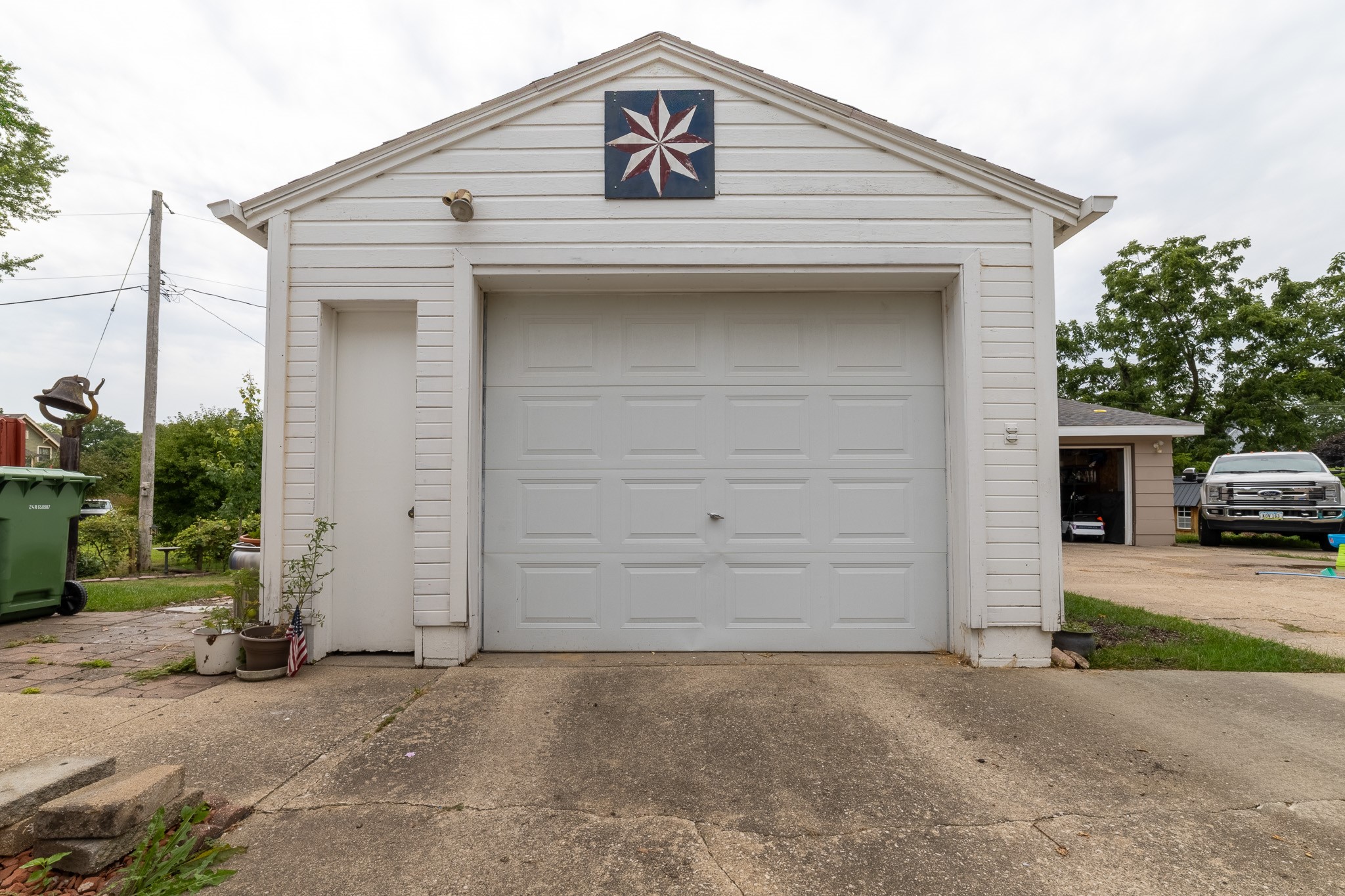 500 S Locust Street Property Photo 7