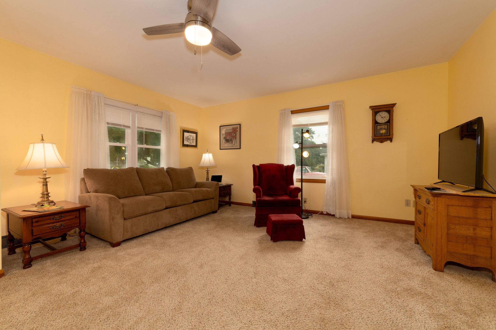 500 S Locust Street Property Photo 8