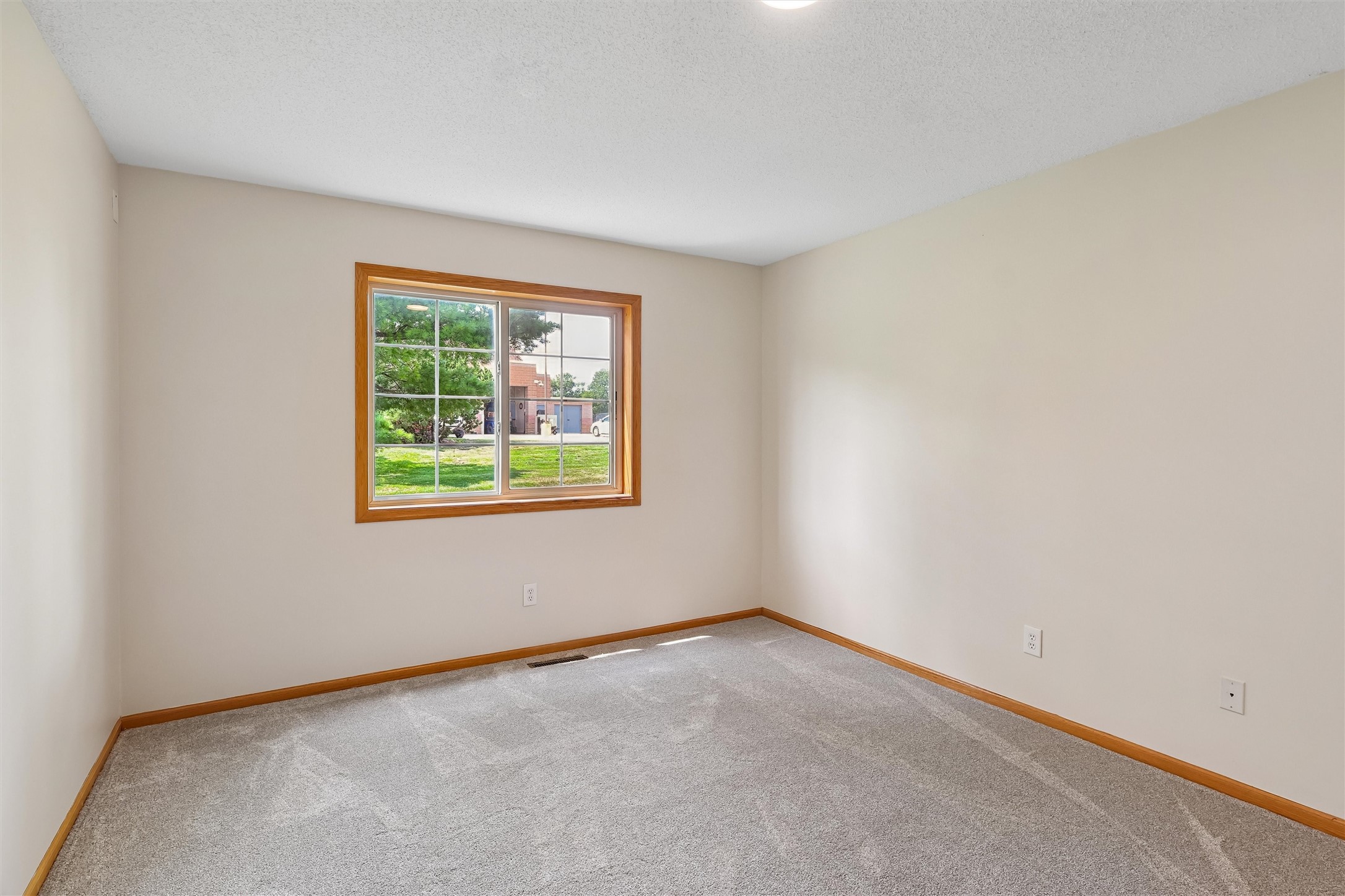 1040 68th Street 5 Property Photo 28