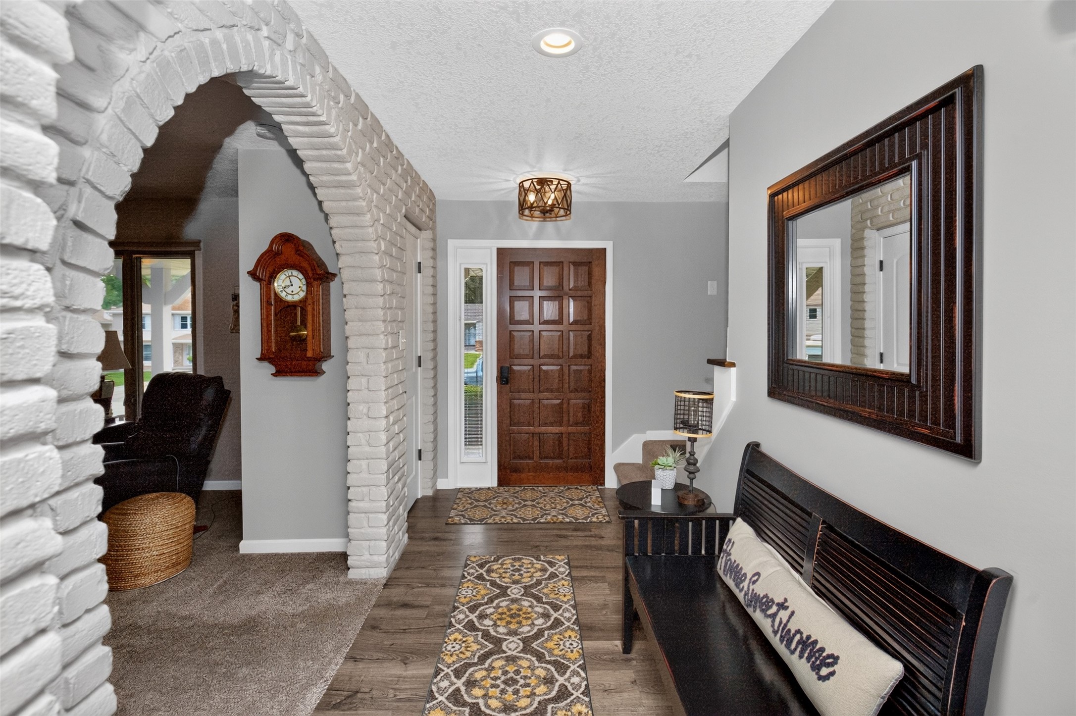 700 46th Place Property Photo 2