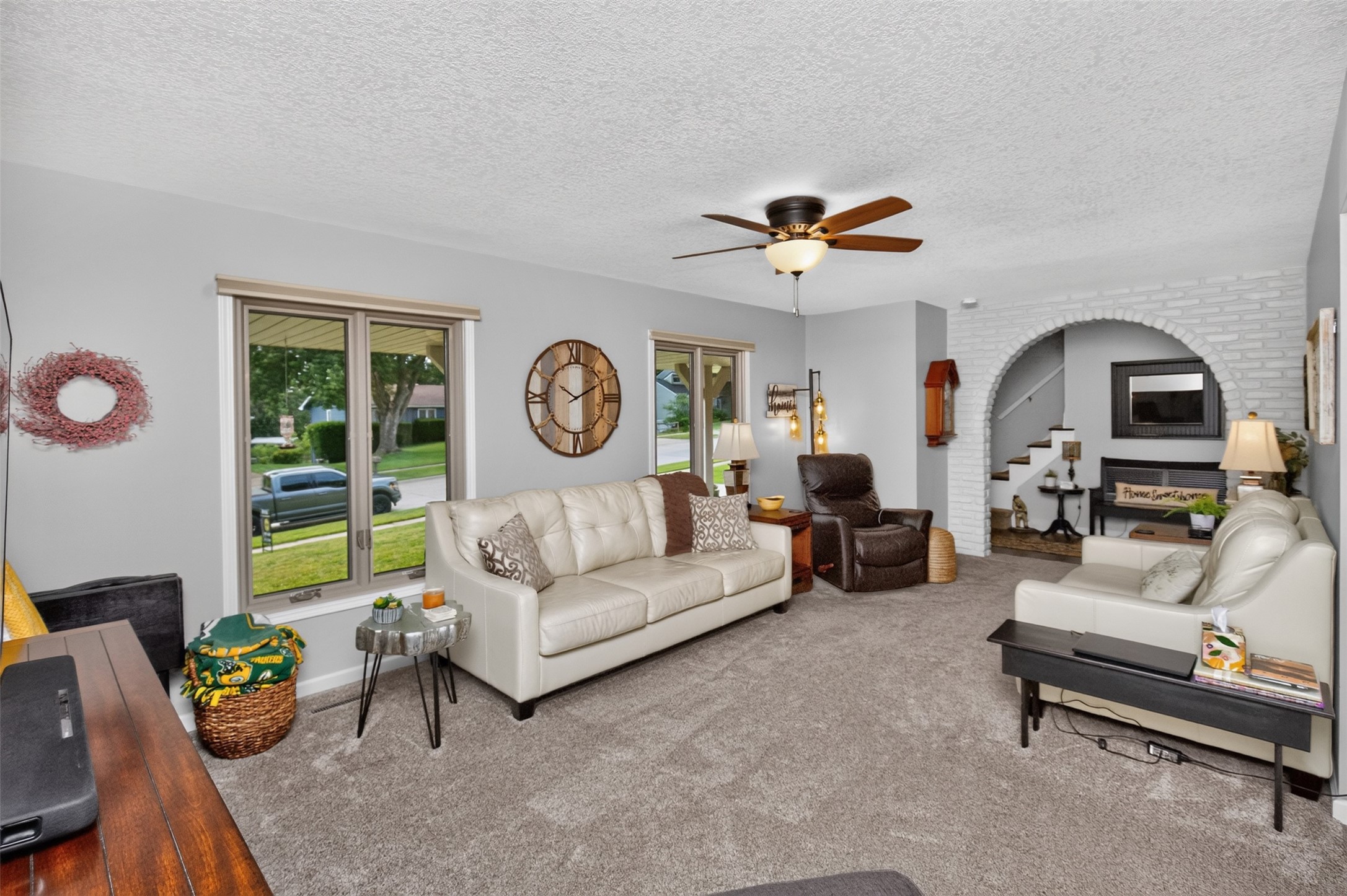 700 46th Place Property Photo 5