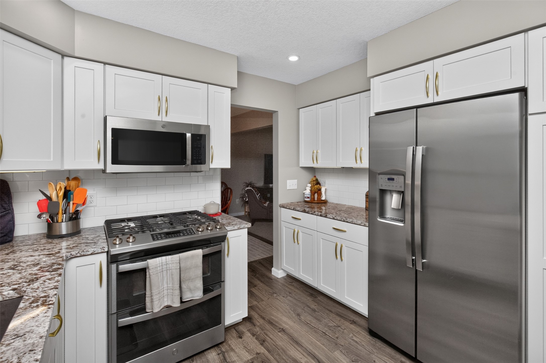 700 46th Place Property Photo 10