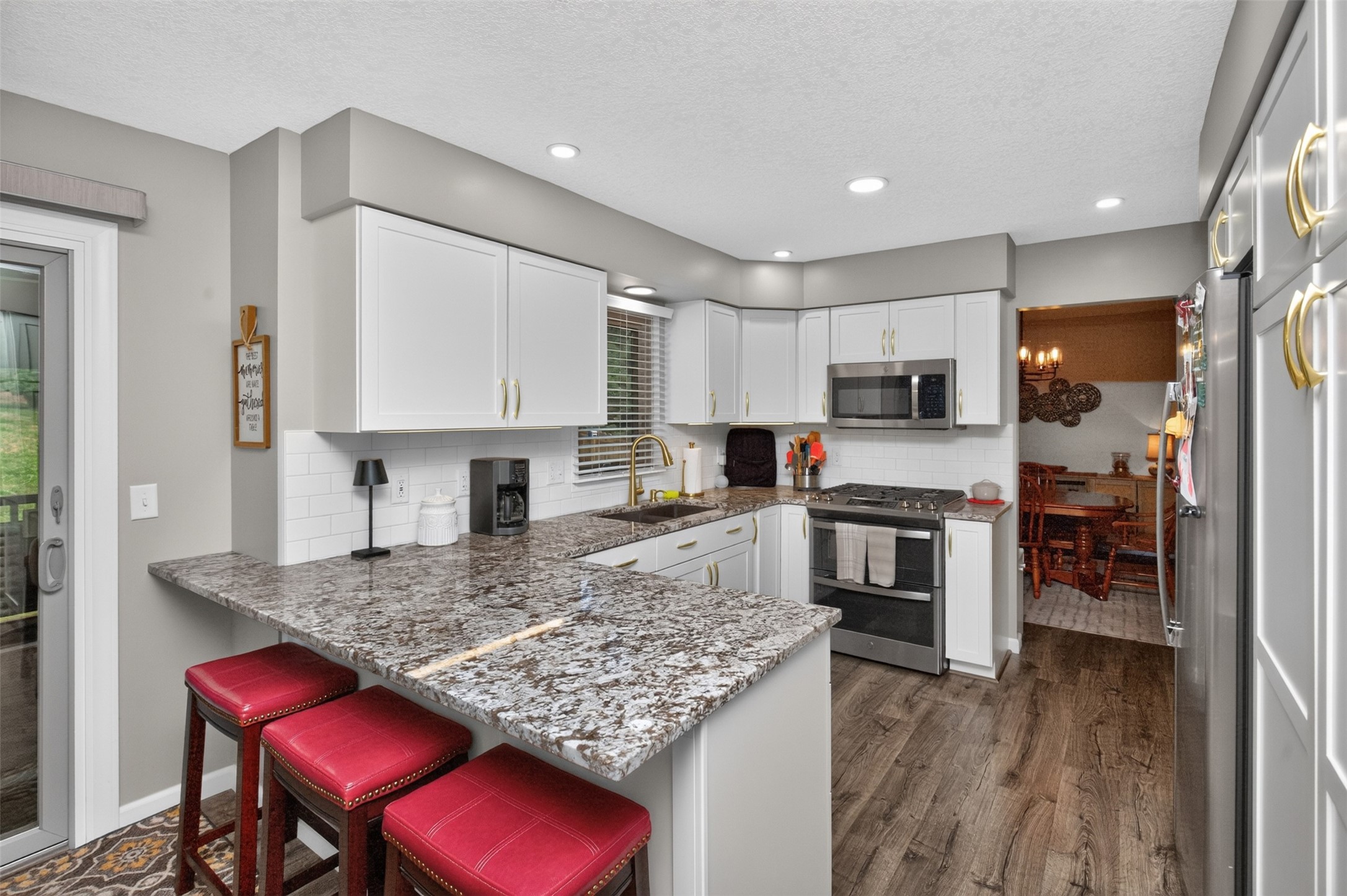 700 46th Place Property Photo 11