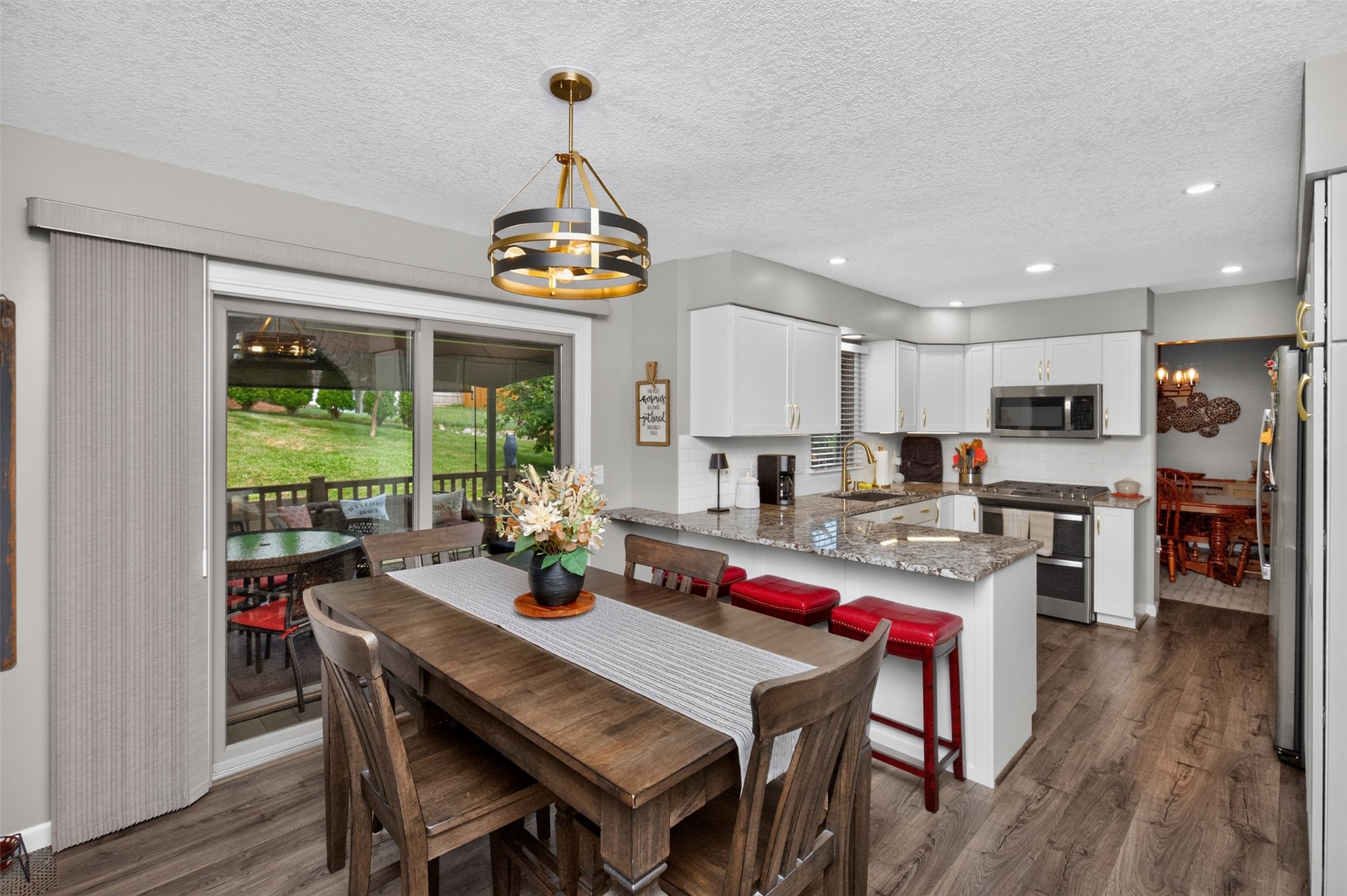 700 46th Place Property Photo 13