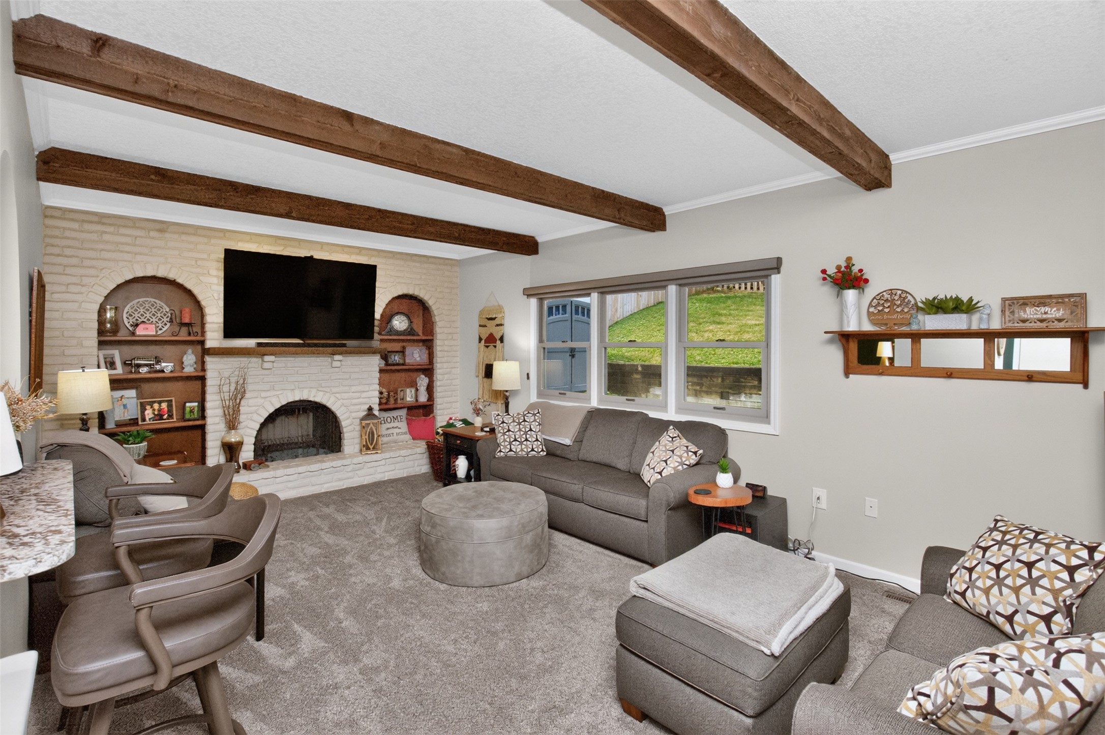 700 46th Place Property Photo 14