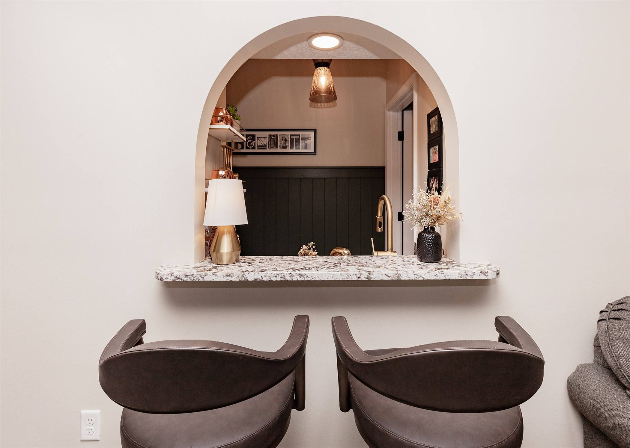 700 46th Place Property Photo 16