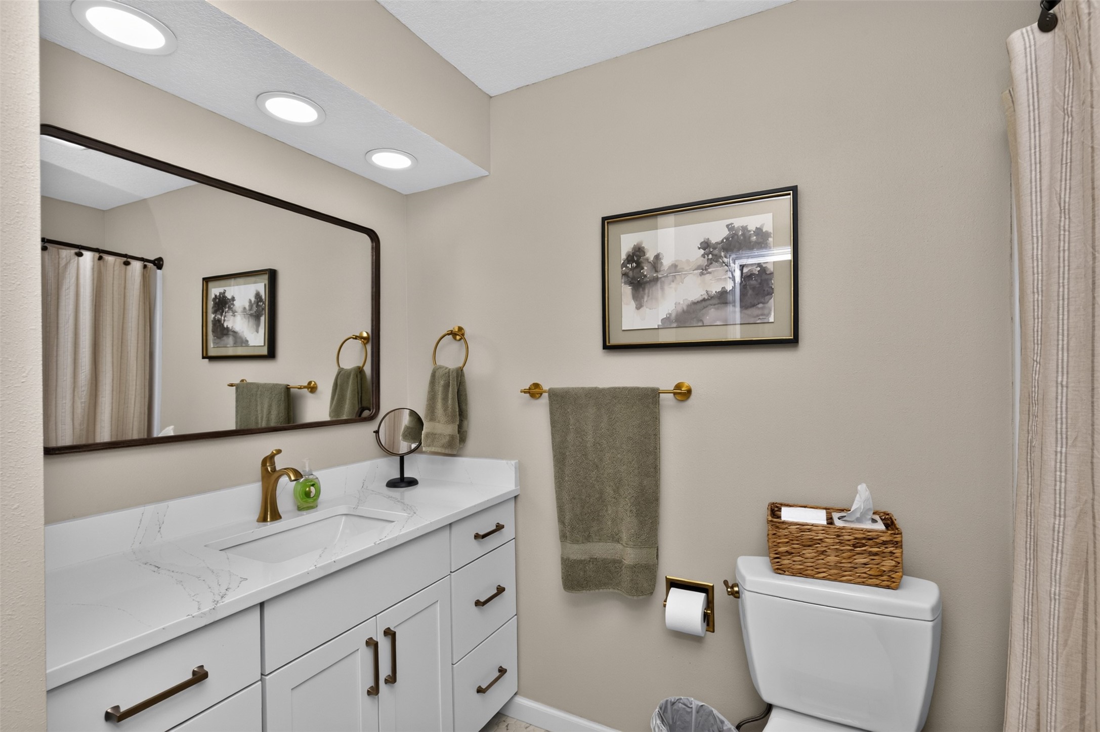 700 46th Place Property Photo 23