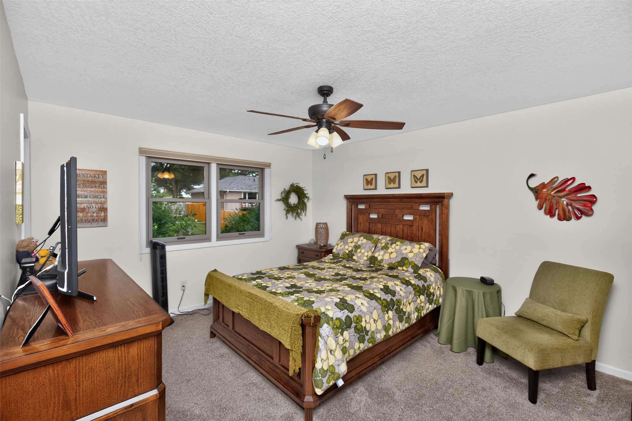700 46th Place Property Photo 24