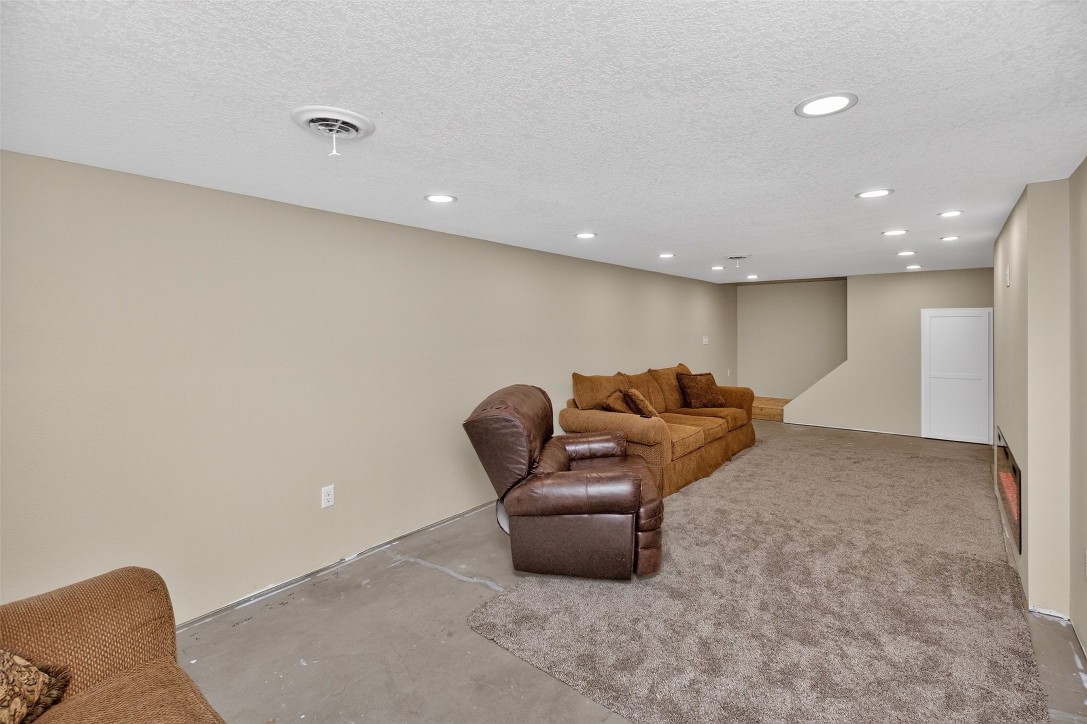 700 46th Place Property Photo 28