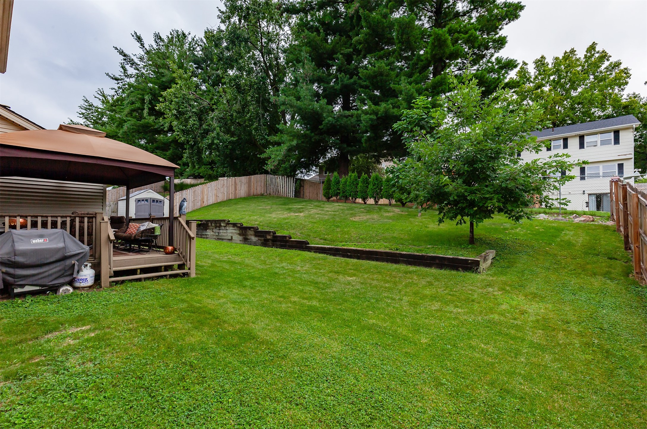 700 46th Place Property Photo 31