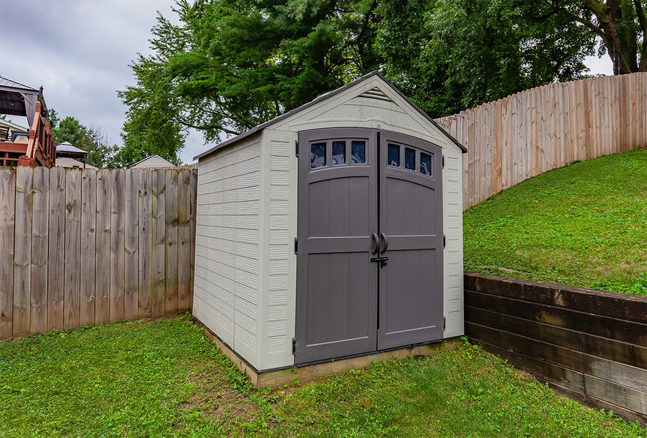 700 46th Place Property Photo 33