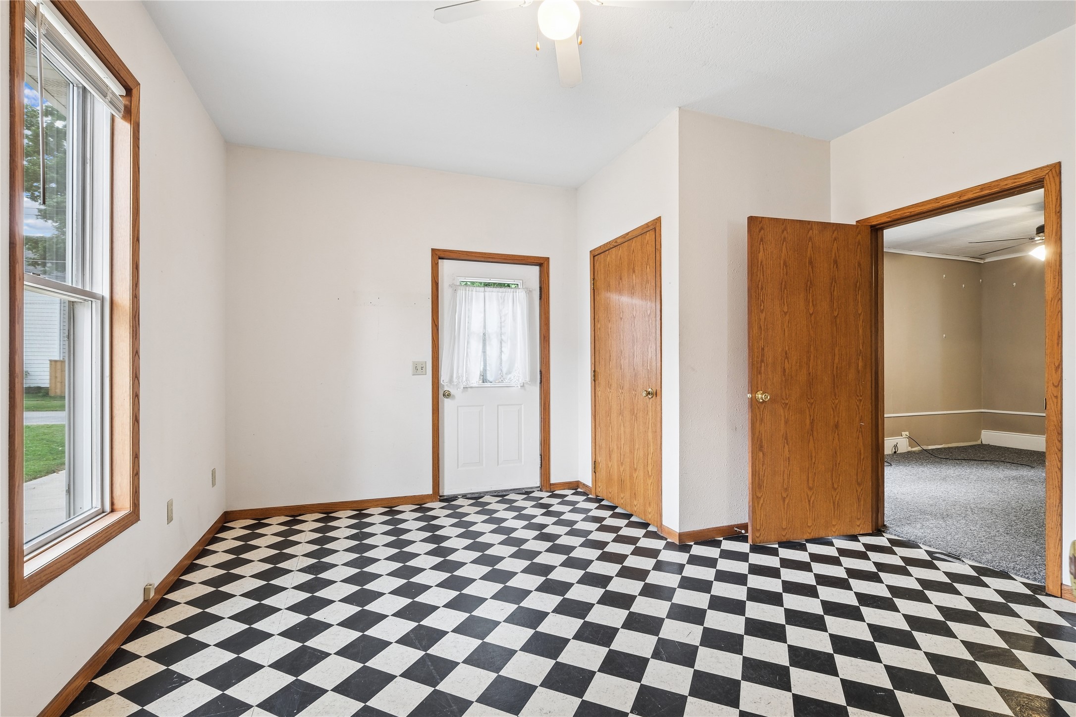 405 S Pine Street Property Photo 4