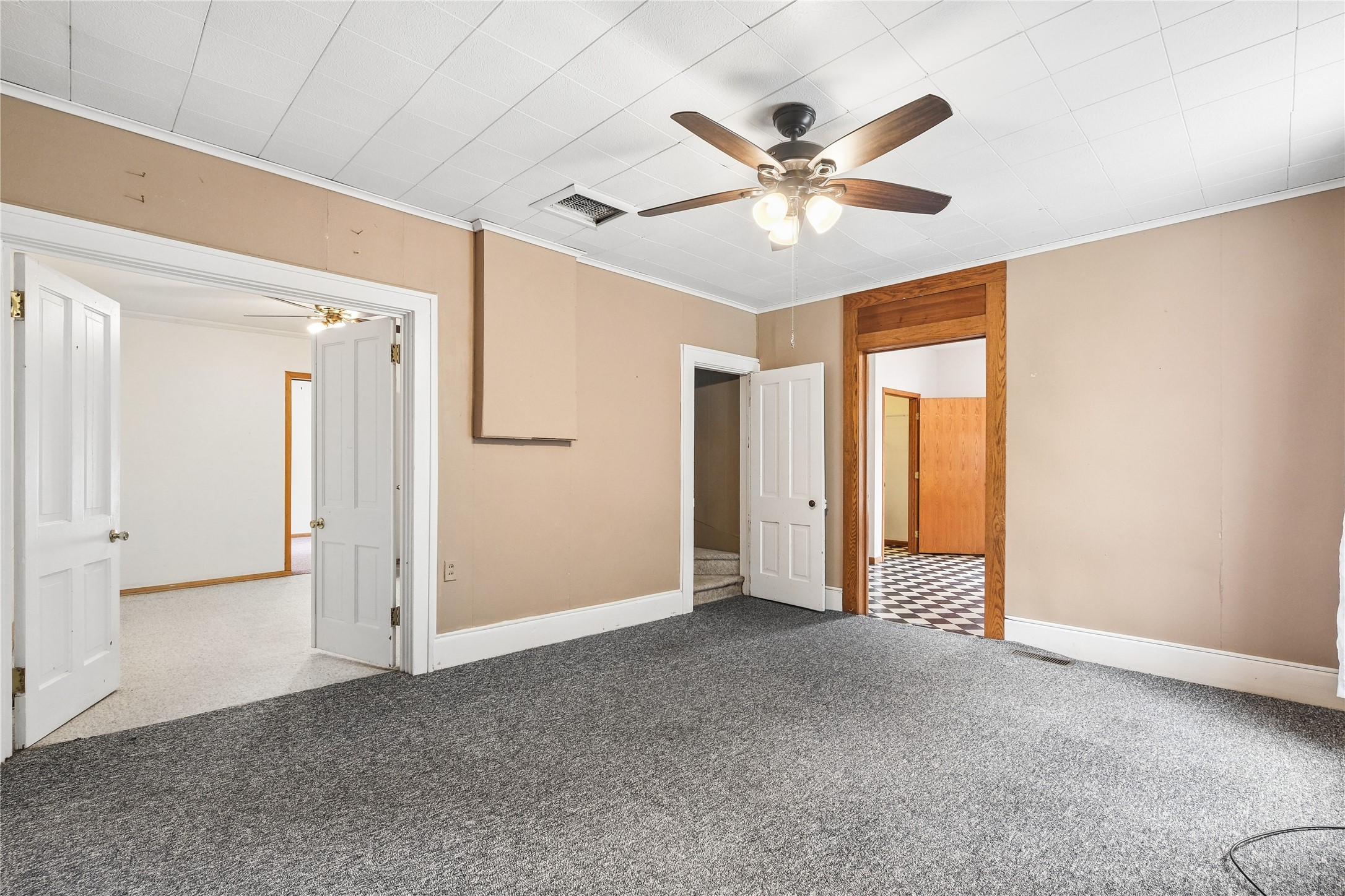 405 S Pine Street Property Photo 9