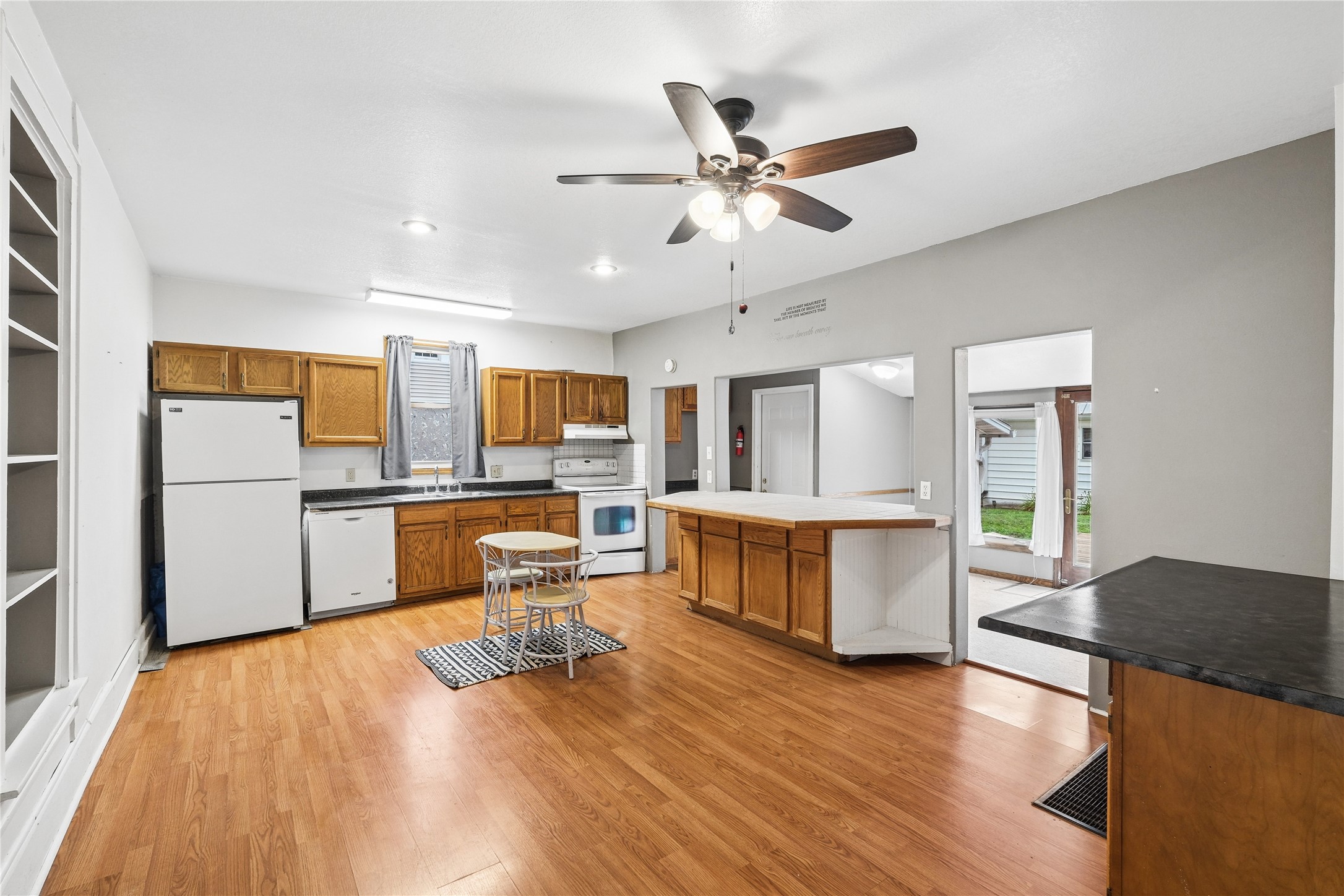 405 S Pine Street Property Photo 12