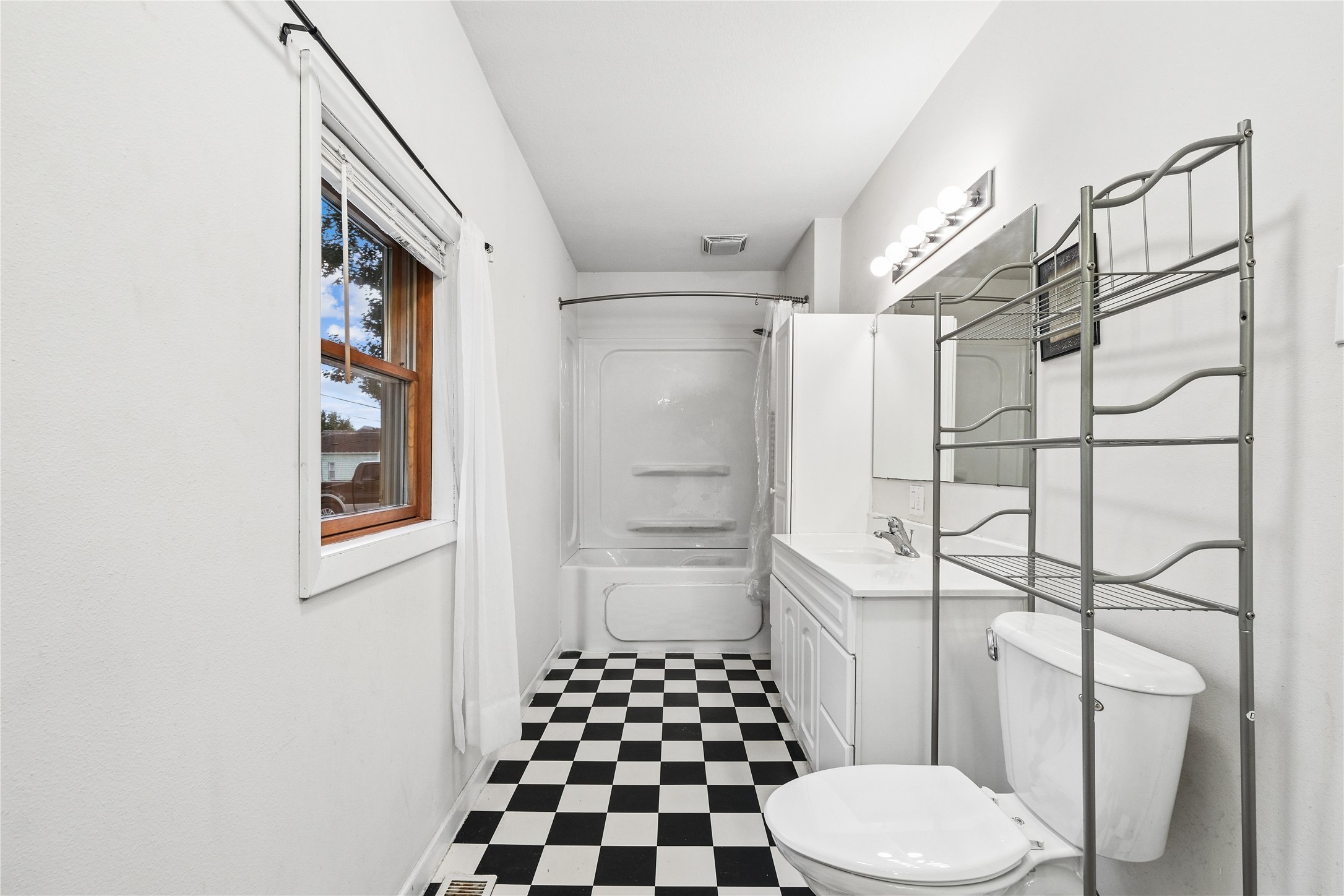 405 S Pine Street Property Photo 16