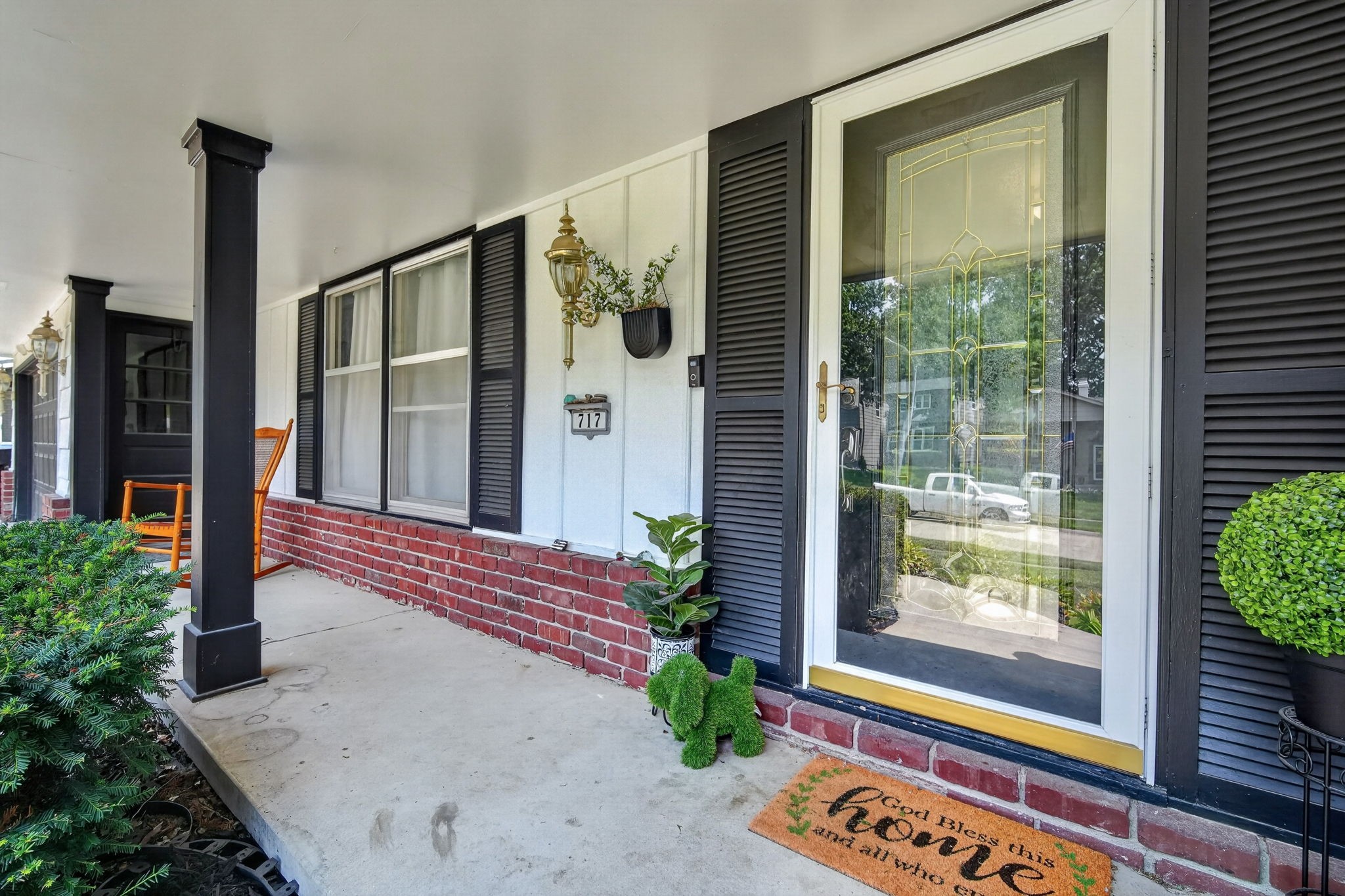 717 41st Street Property Photo 3