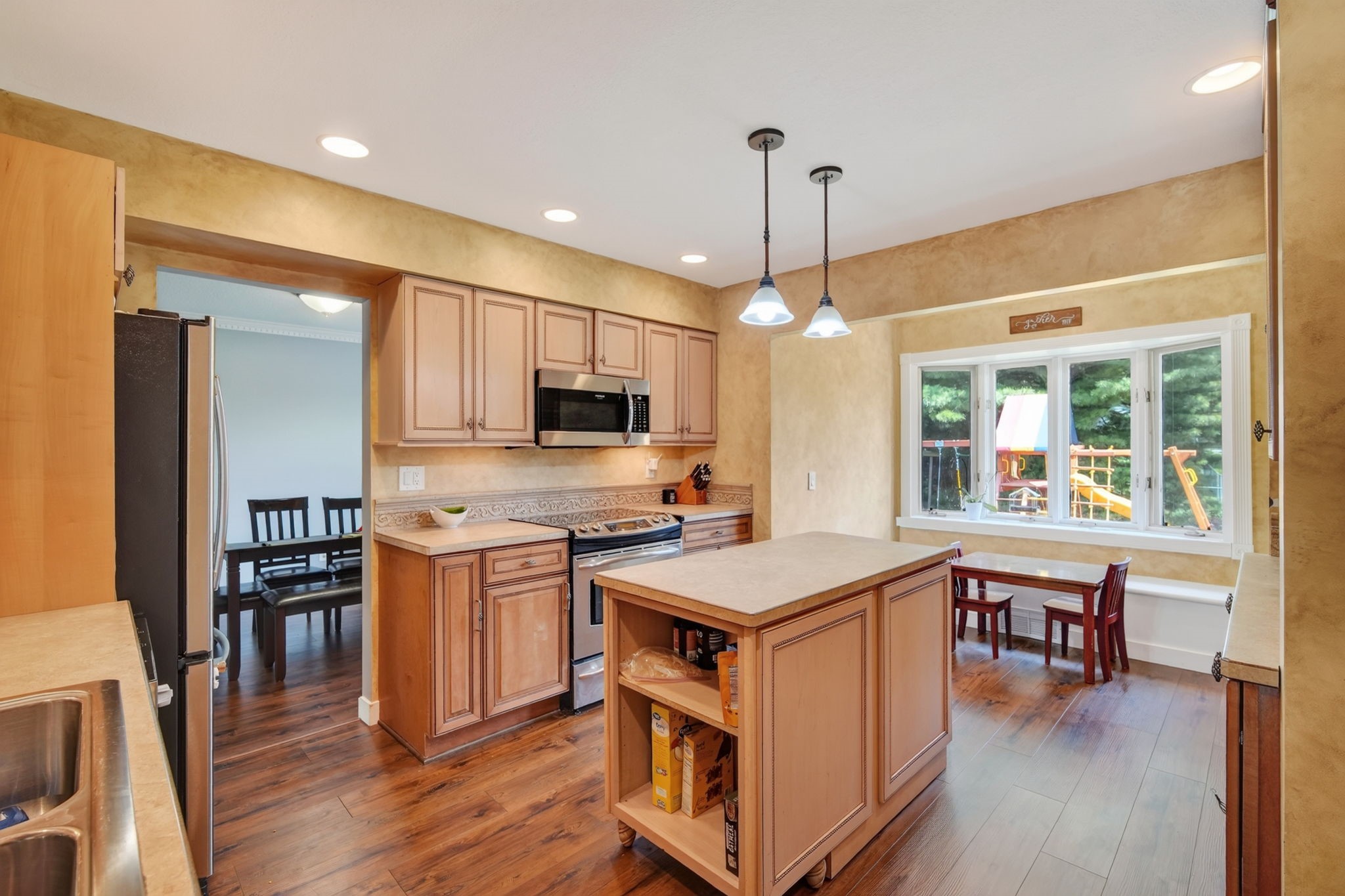 717 41st Street Property Photo 11