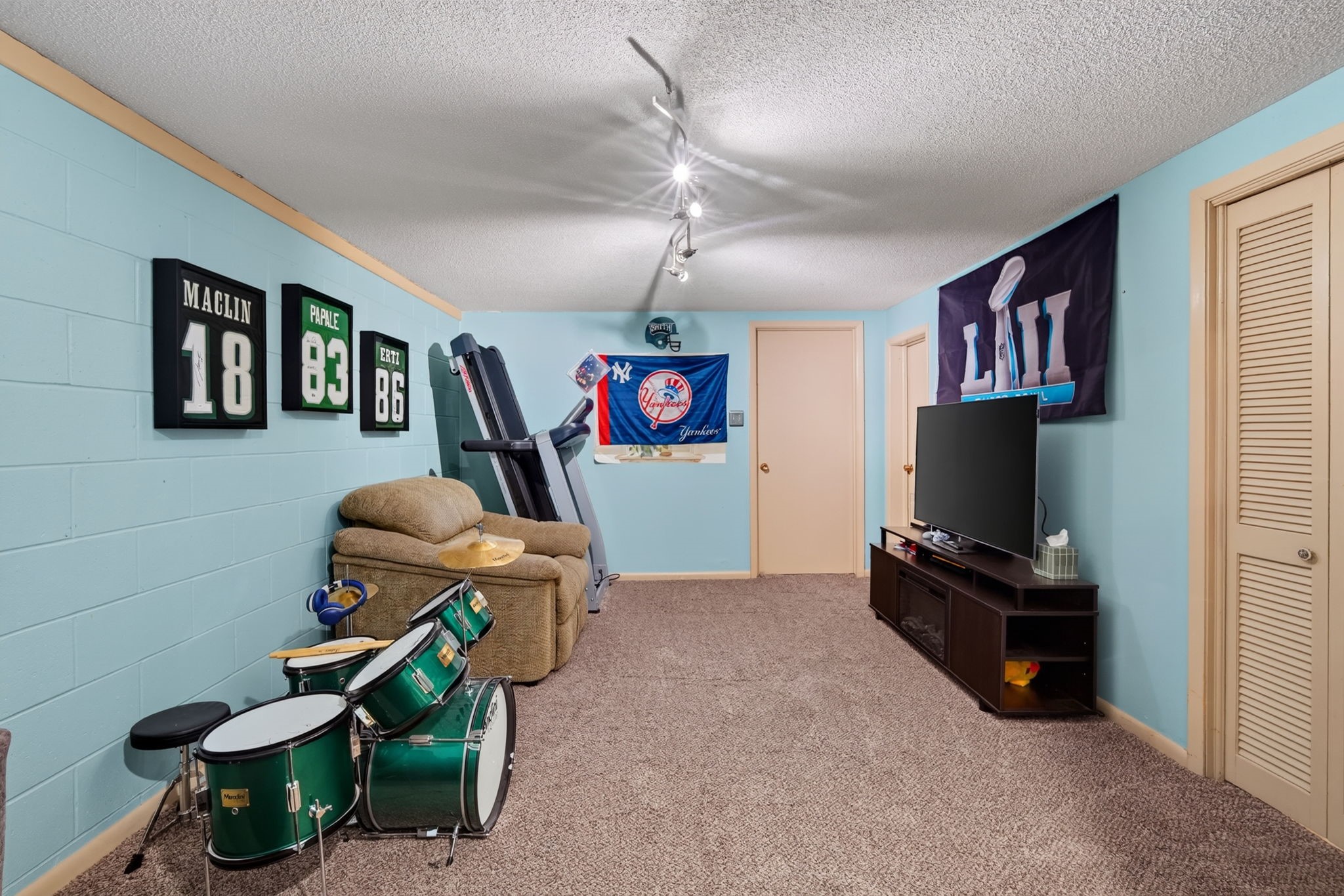 717 41st Street Property Photo 26