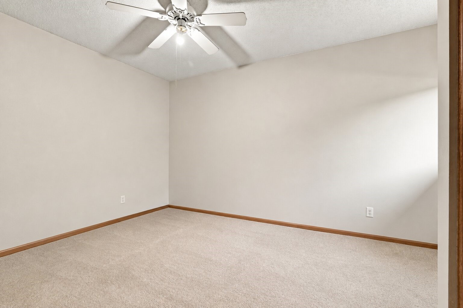 2901 Maple Street Property Photo 11
