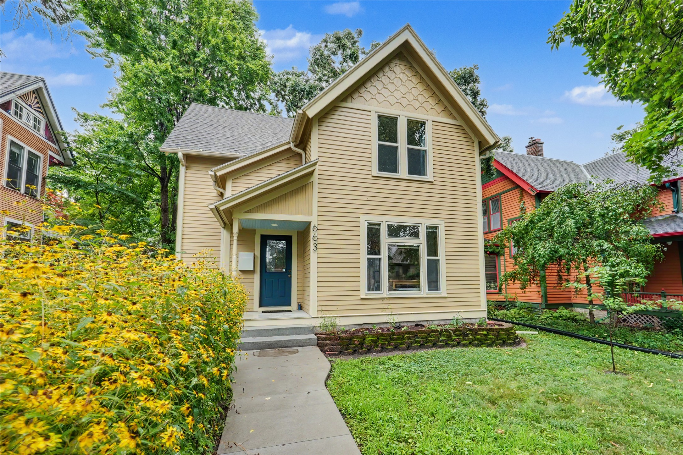 663 19th Street Property Photo 1